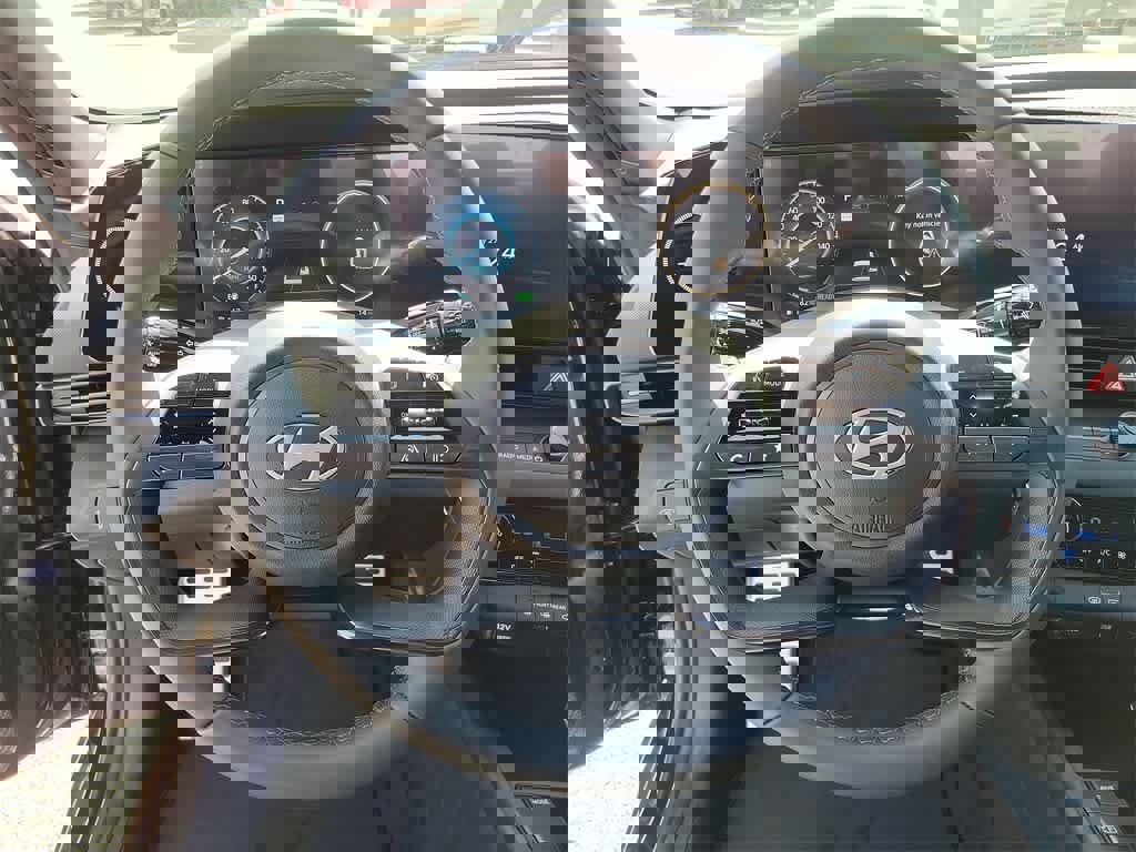 New 2025 Hyundai Elantra SEL image 20