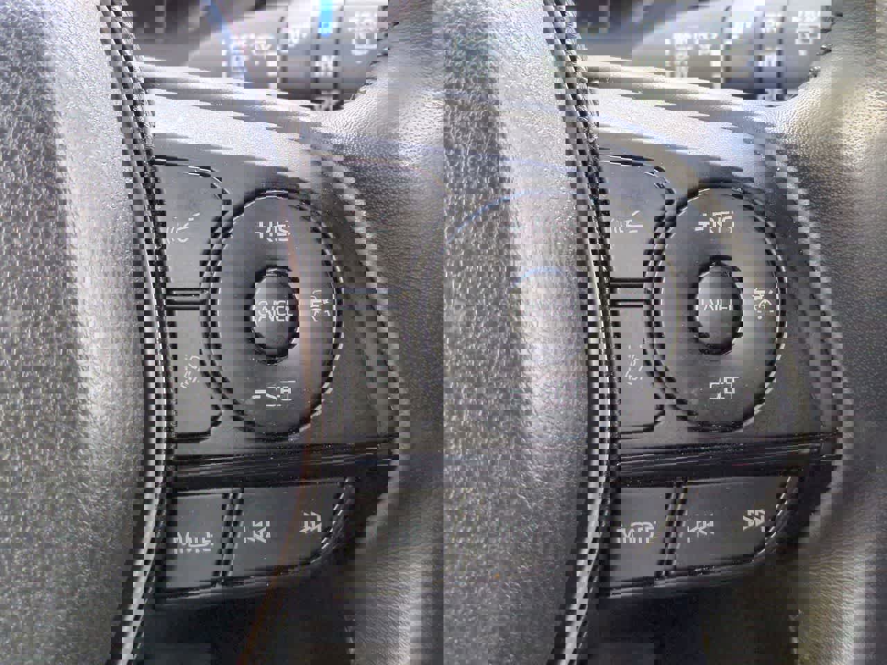 Used 2022 Toyota Venza XLE image 25