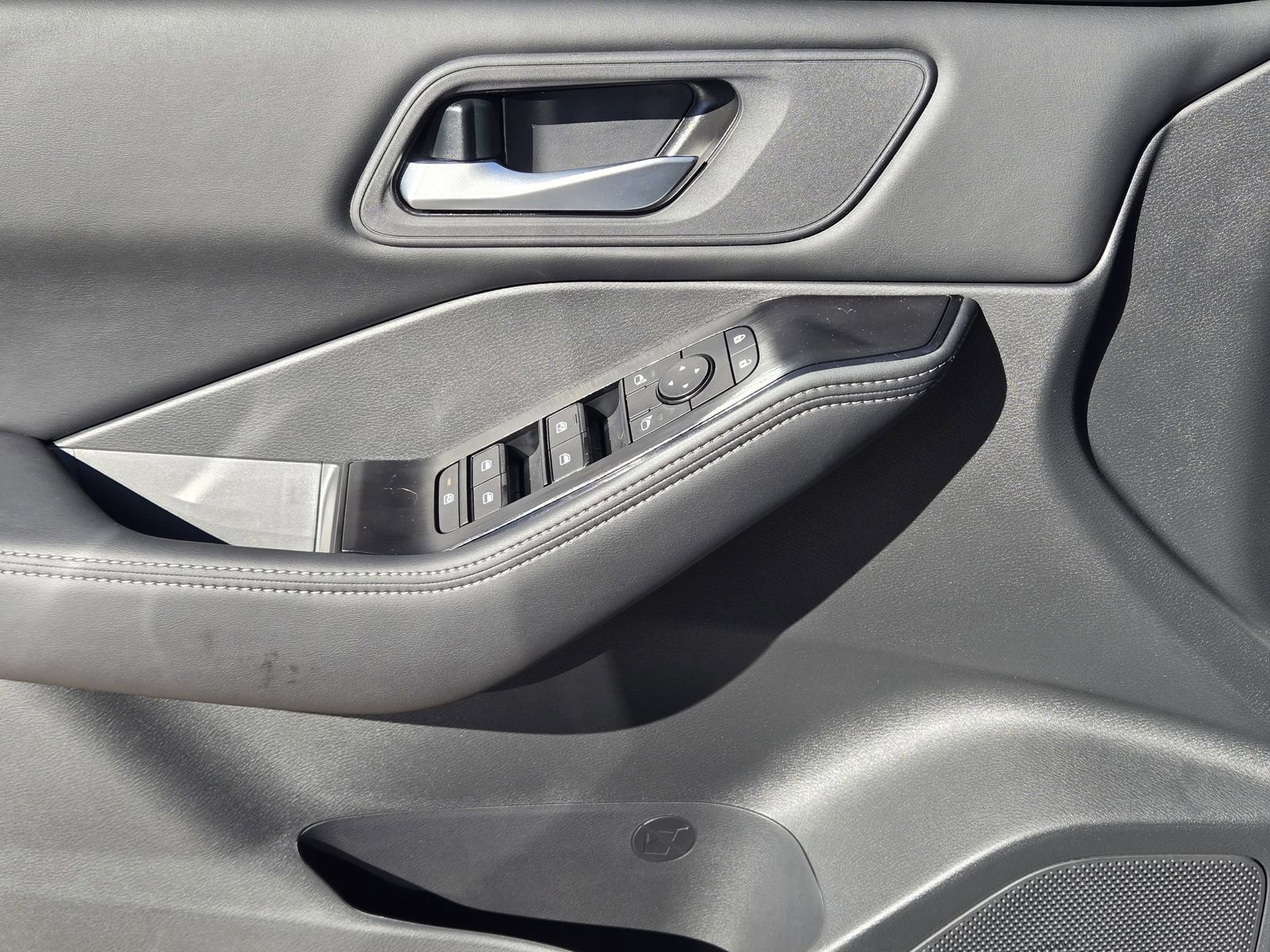 New 2026 Nissan Rogue SV w/ Cold Weather Package FWD image 23