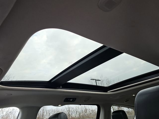 Used 2024 Chrysler Pacifica Limited image 20