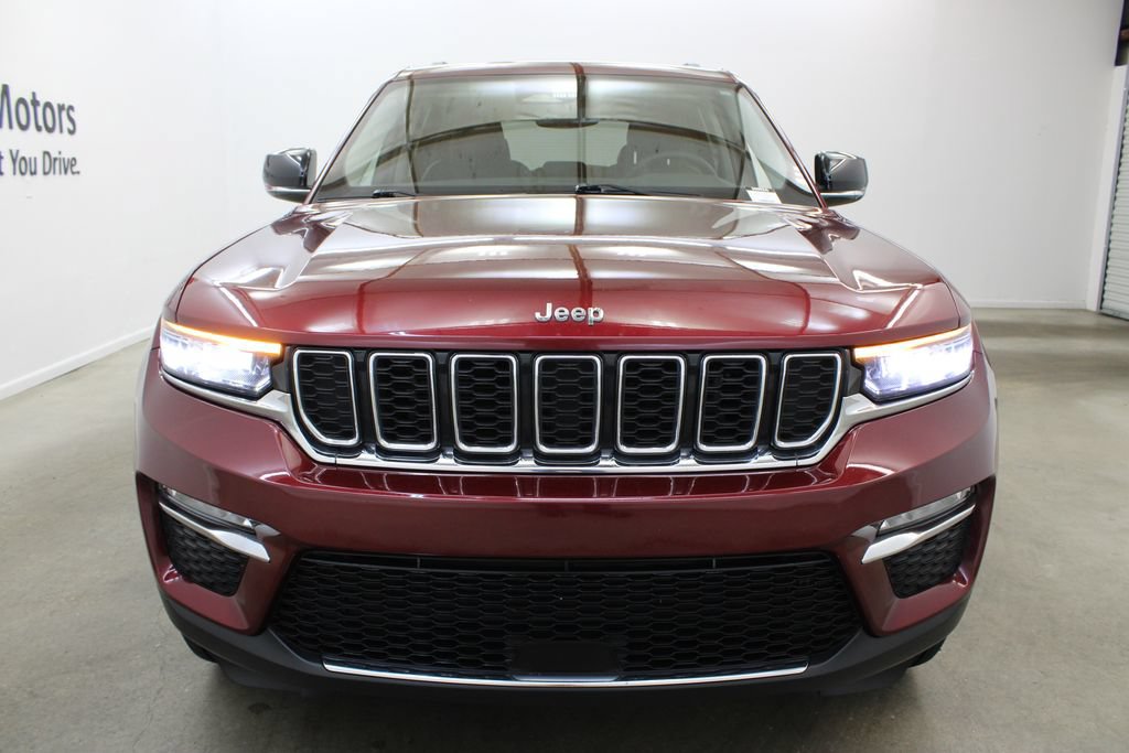 Used 2023 Jeep Grand Cherokee Limited w/ Trailer Tow Prep Group (B) AWD/4WD image 7
