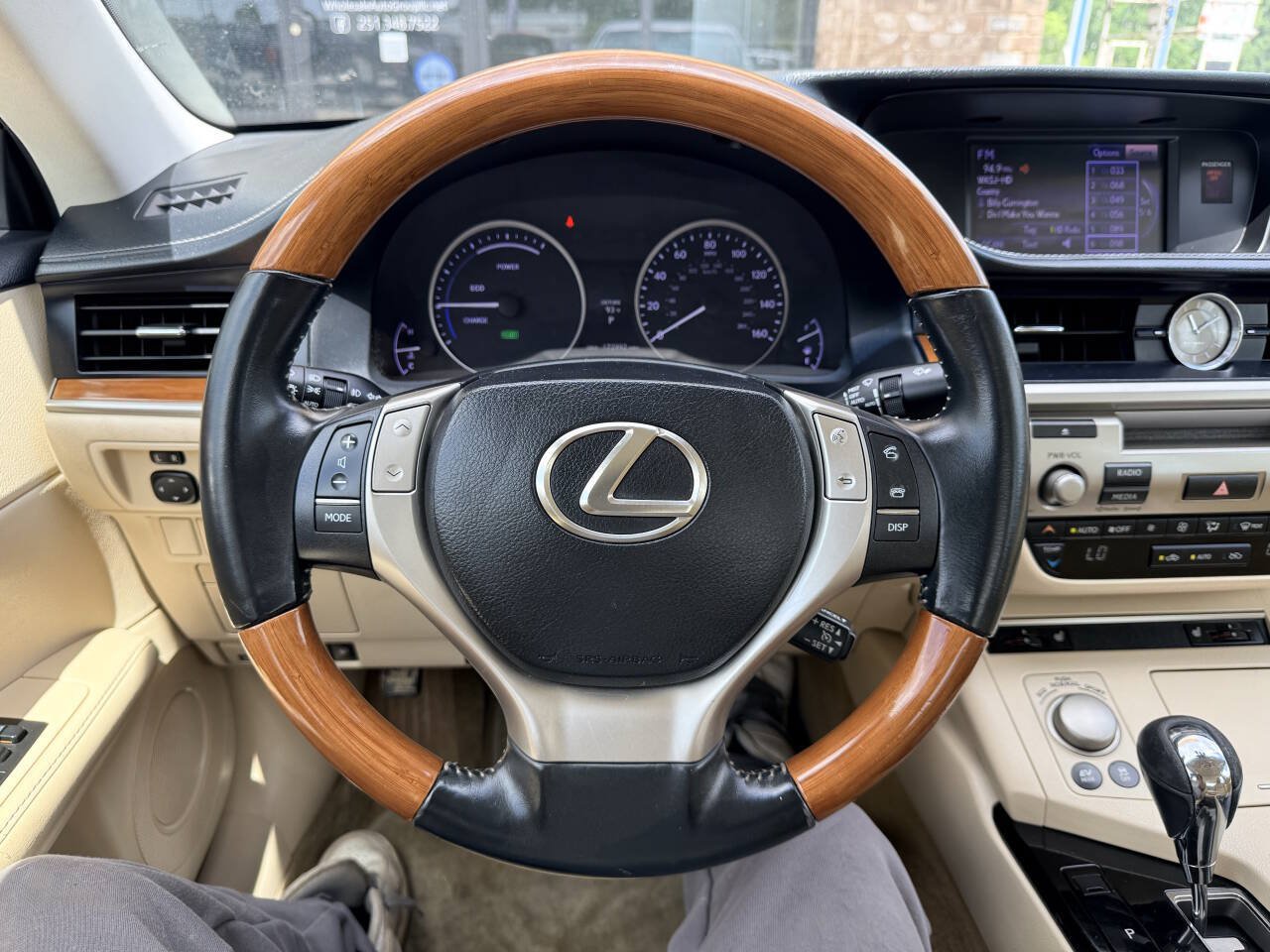 Used 2013 Lexus ES 300h w/ Premium Pkg FWD image 18
