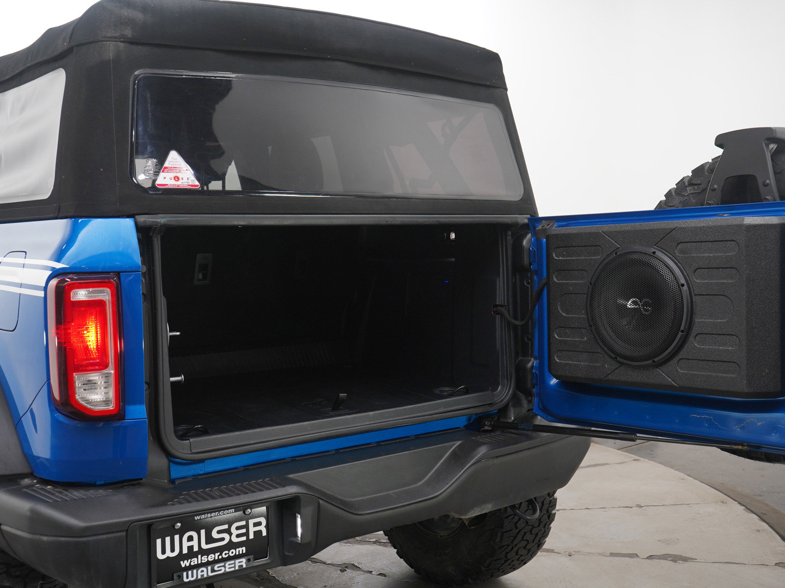 Used 2021 Ford Bronco Black Diamond image 9