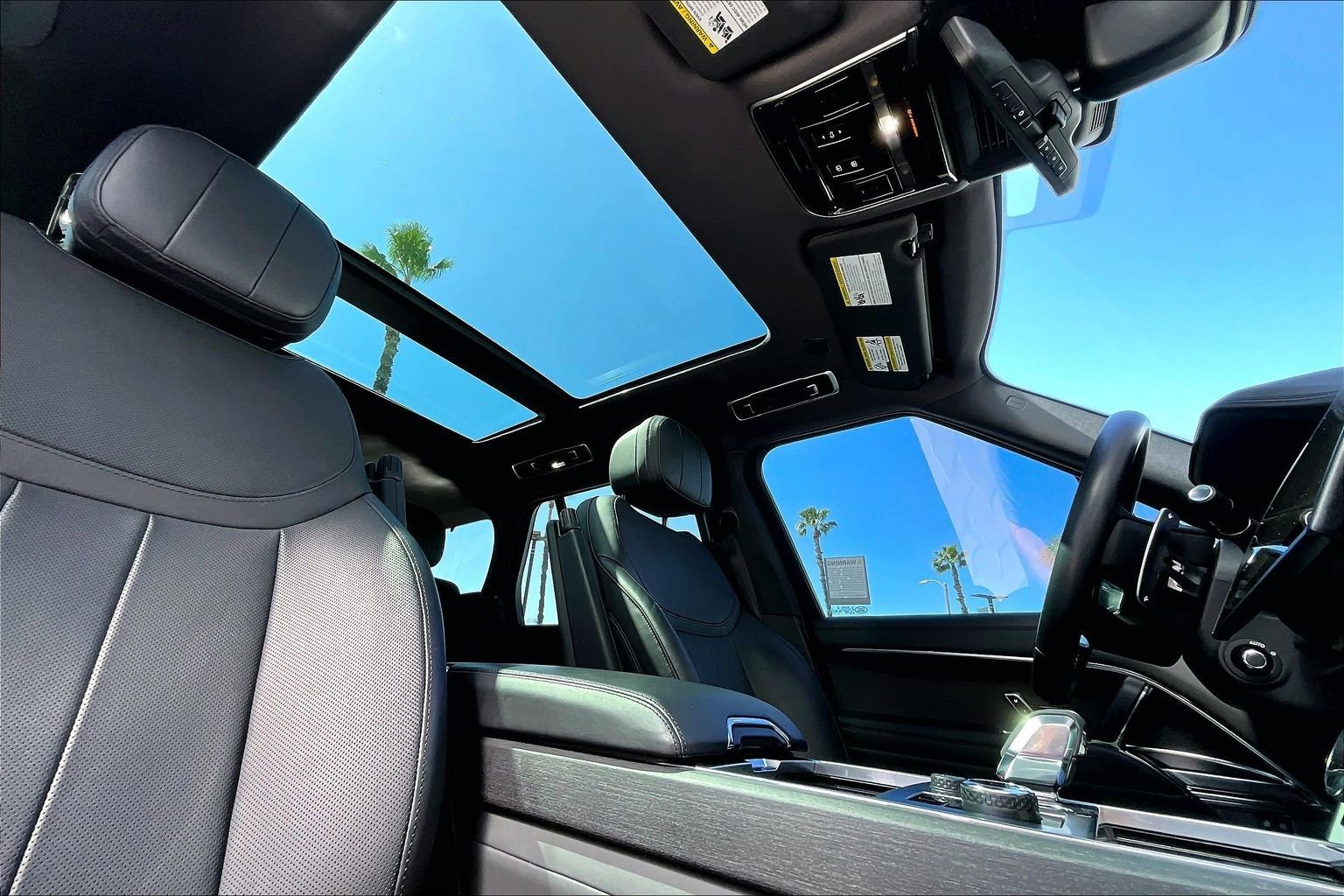 Certified 2023 Land Rover Range Rover SE AWD/4WD image 22