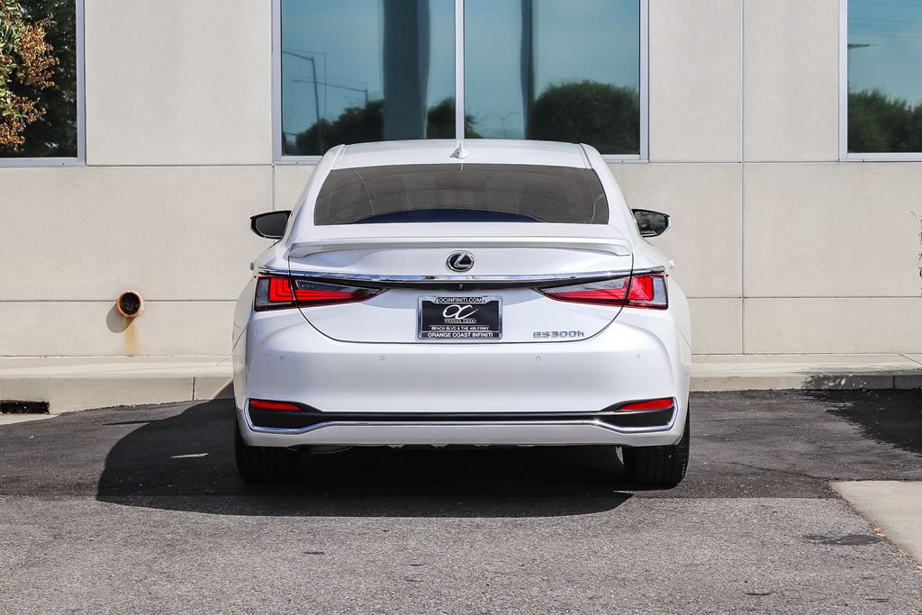 Used 2025 Lexus ES 300h w/ Premium Package FWD image 7