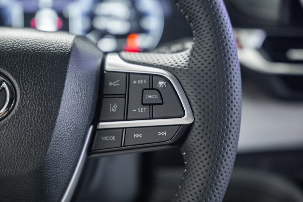 New 2026 Toyota Sienna Platinum image 29