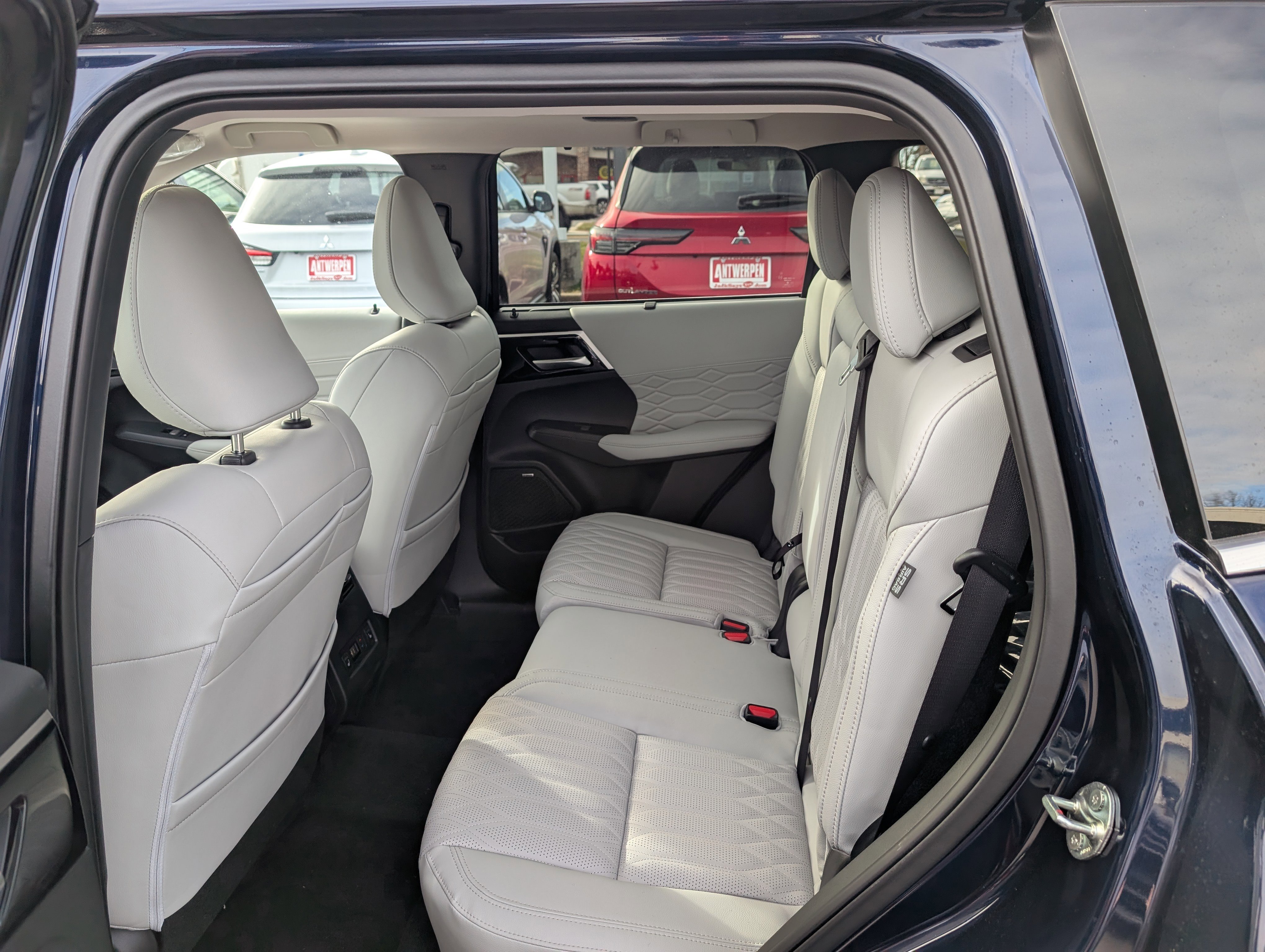 New 2026 Mitsubishi Outlander SEL image 15