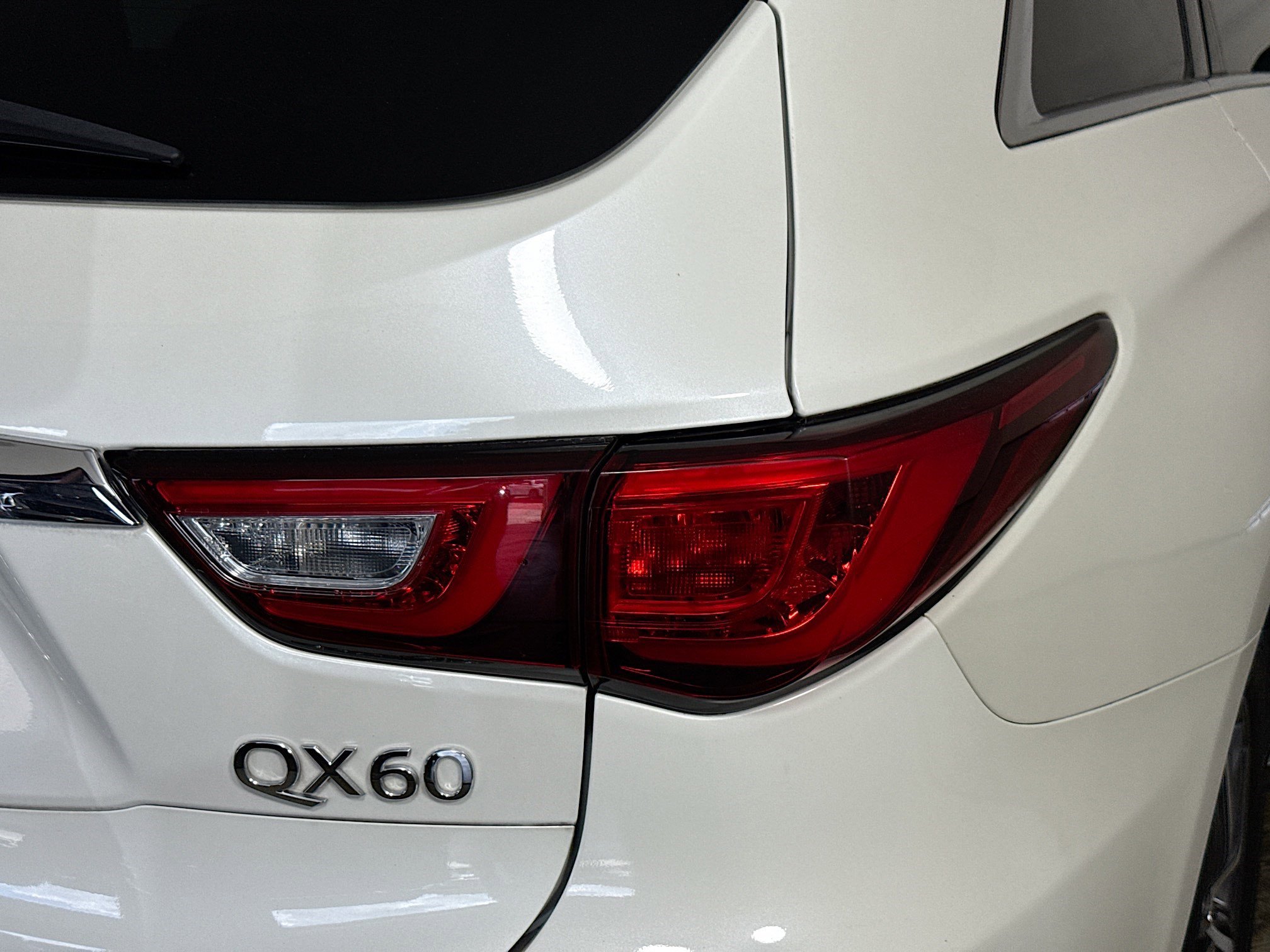 Used 2018 INFINITI QX60 AWD w/ Premium Plus Package image 32