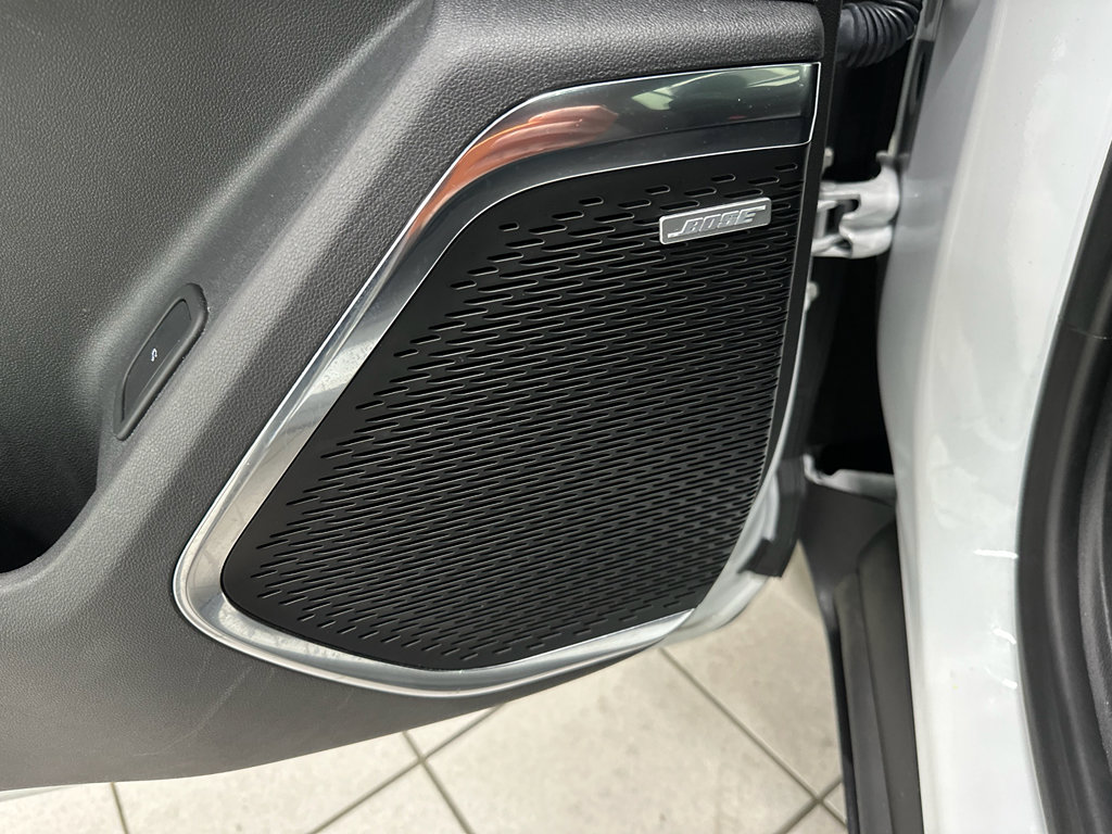 Used 2025 GMC Acadia Elevation image 28