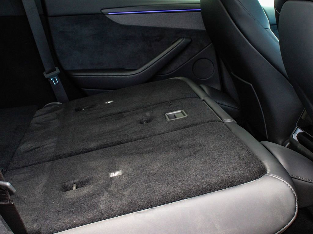 Used 2026 Tesla Model Y Long Range image 37