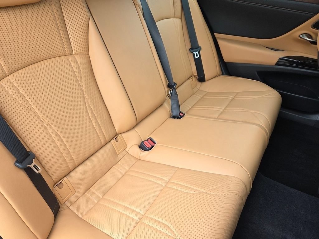Certified 2025 Lexus ES 350 Ultra Luxury FWD image 6