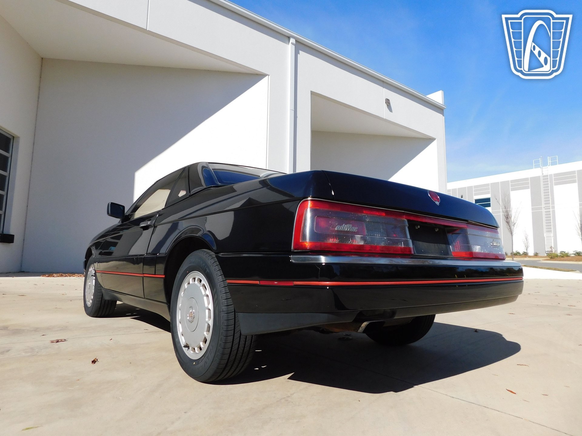 Used 1989 Cadillac Allante FWD image 18