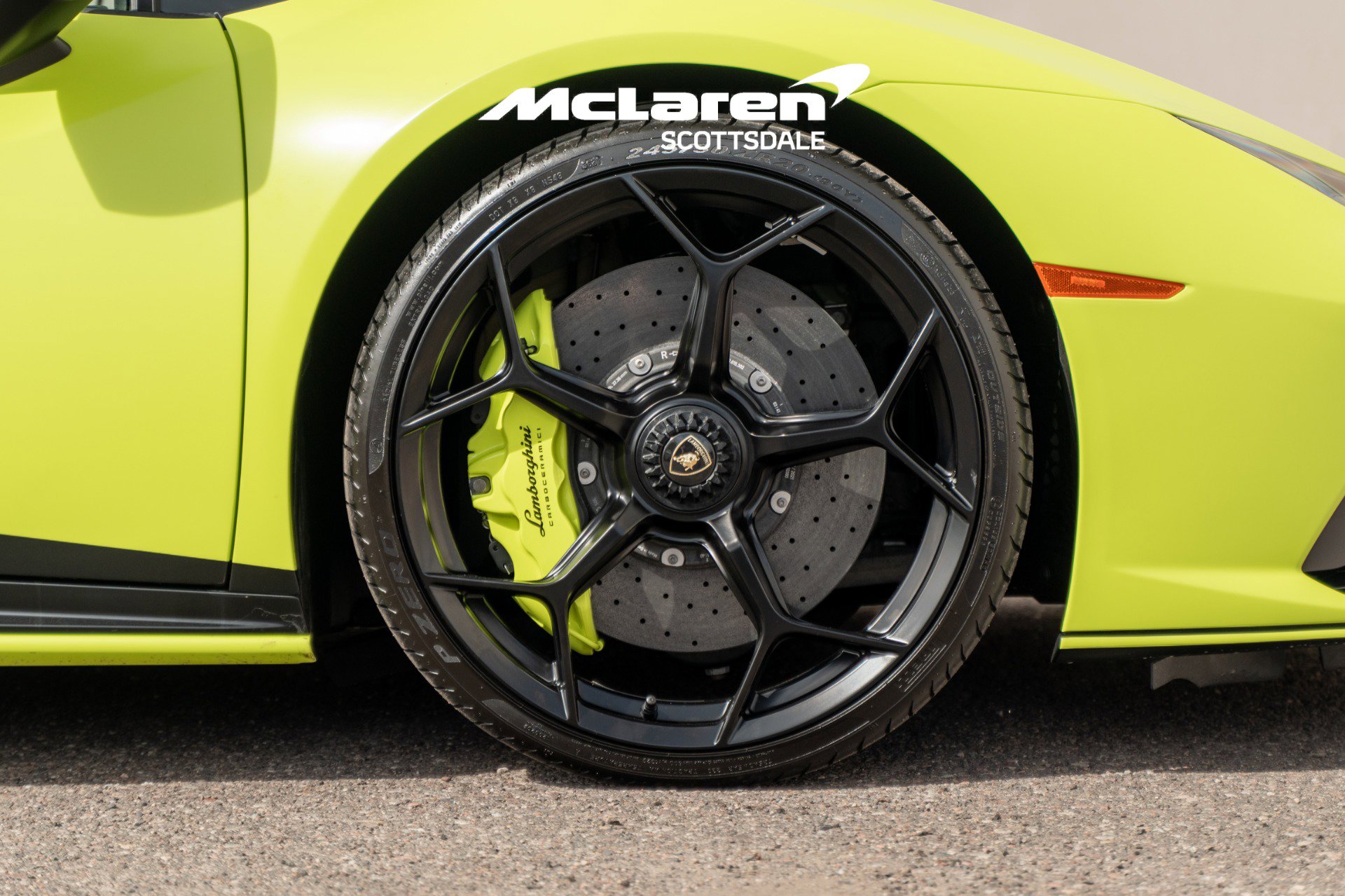 Used 2022 Lamborghini Huracan EVO image 24