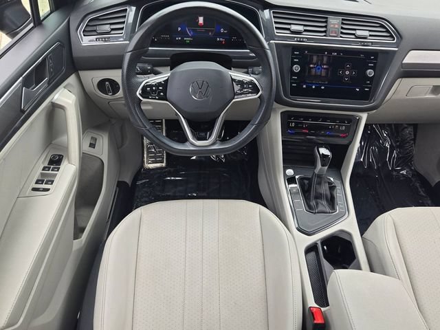 Used 2024 Volkswagen Tiguan SE R-Line FWD image 10