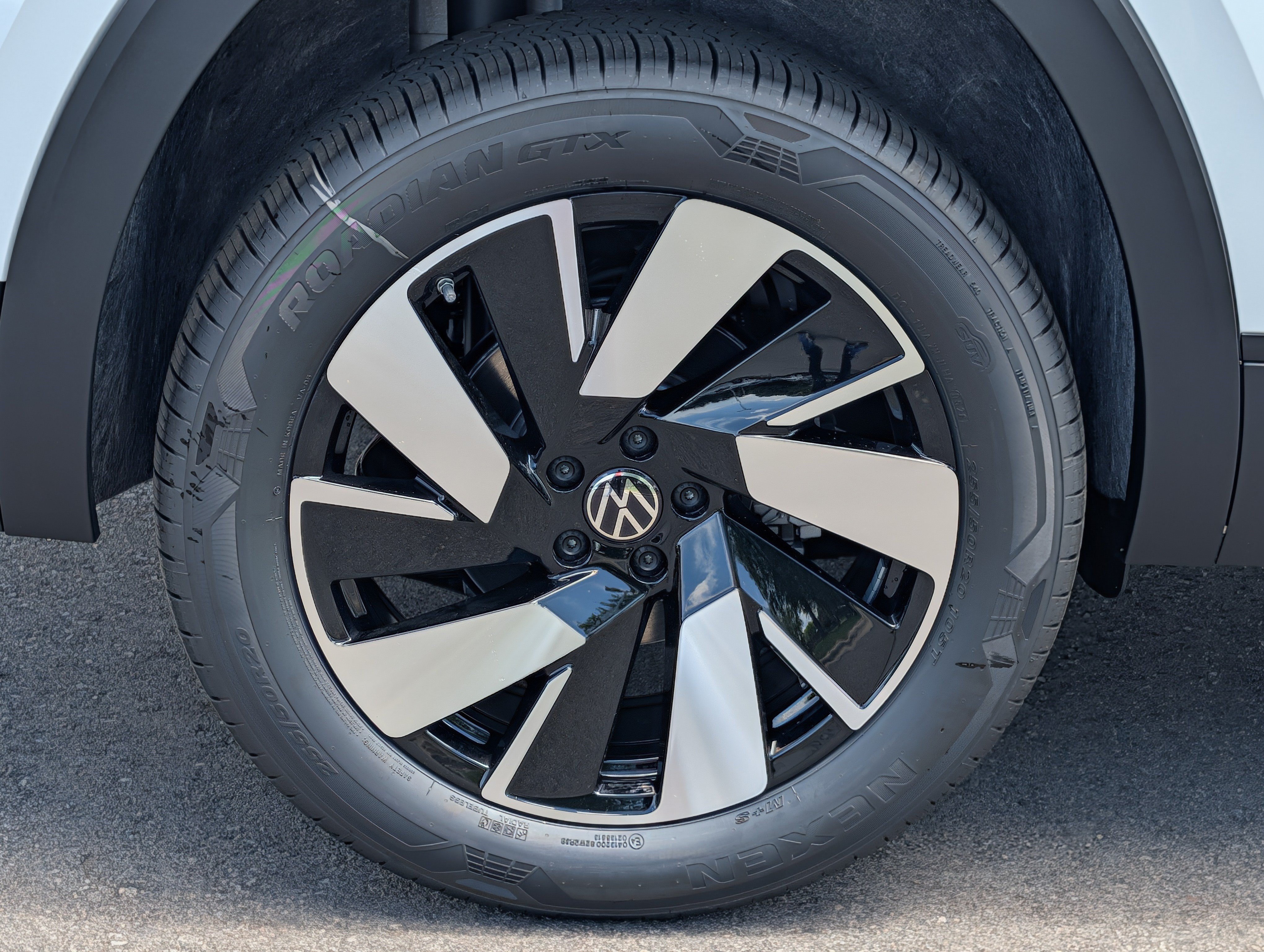 New 2026 Volkswagen Atlas Cross Sport SE AWD/4WD image 5