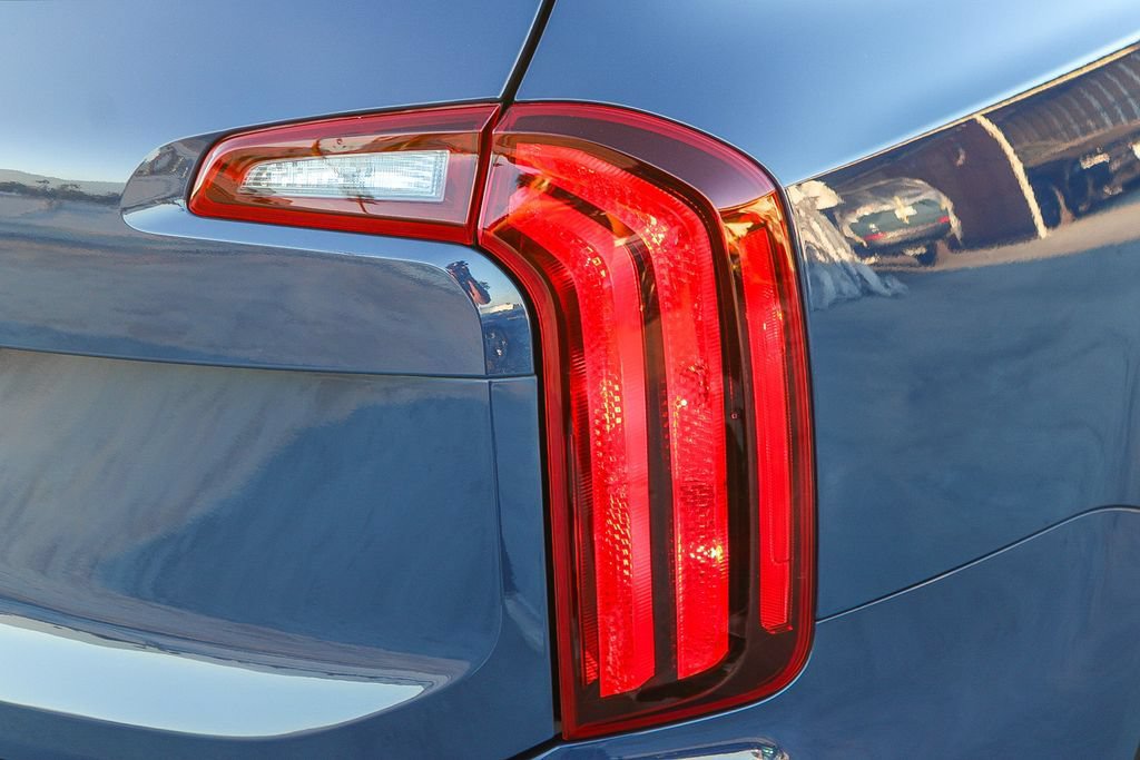 Used 2025 Kia Telluride S FWD image 10