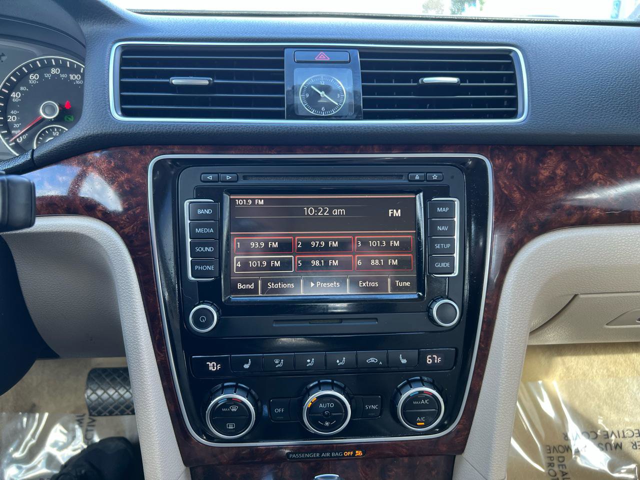 Used 2013 Volkswagen Passat 2.5 SEL Premium FWD image 19
