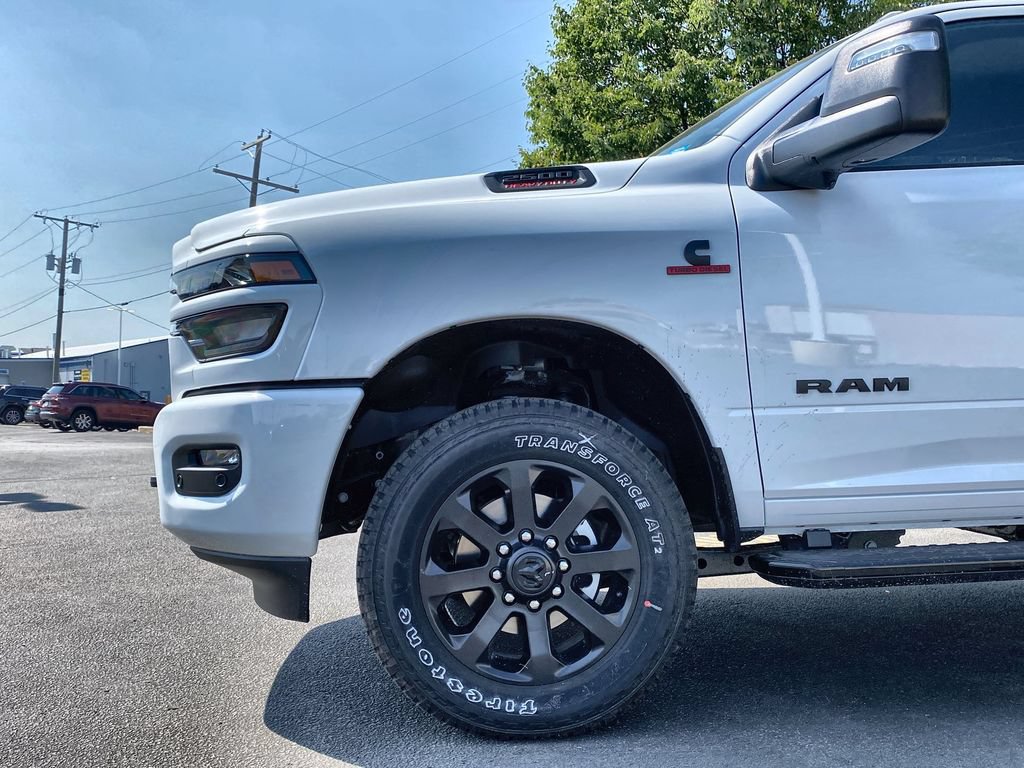 New 2025 RAM 2500 Big Horn AWD/4WD image 13