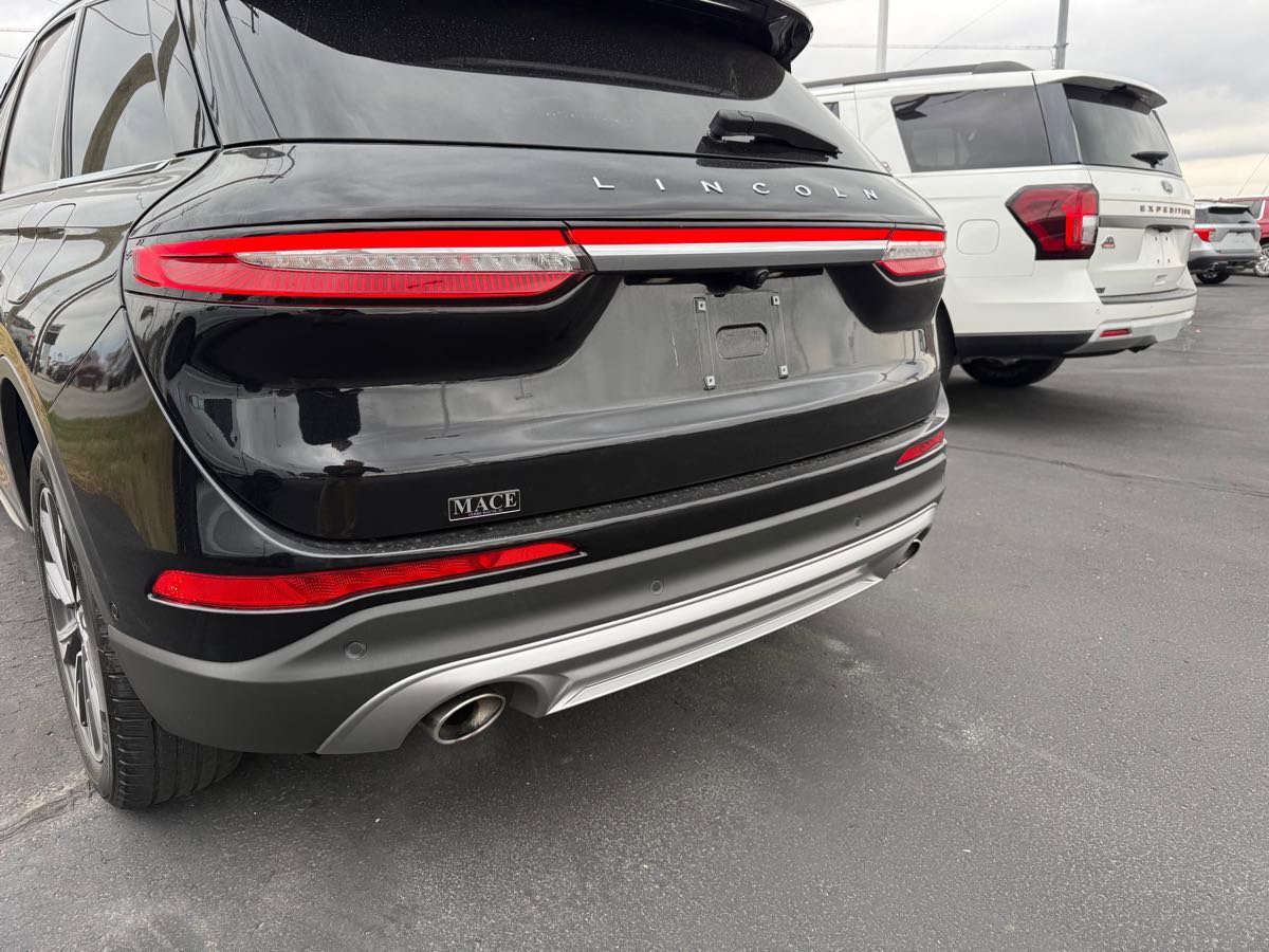 Used 2022 Lincoln Corsair Reserve w/ Equipment Group 201A image 8