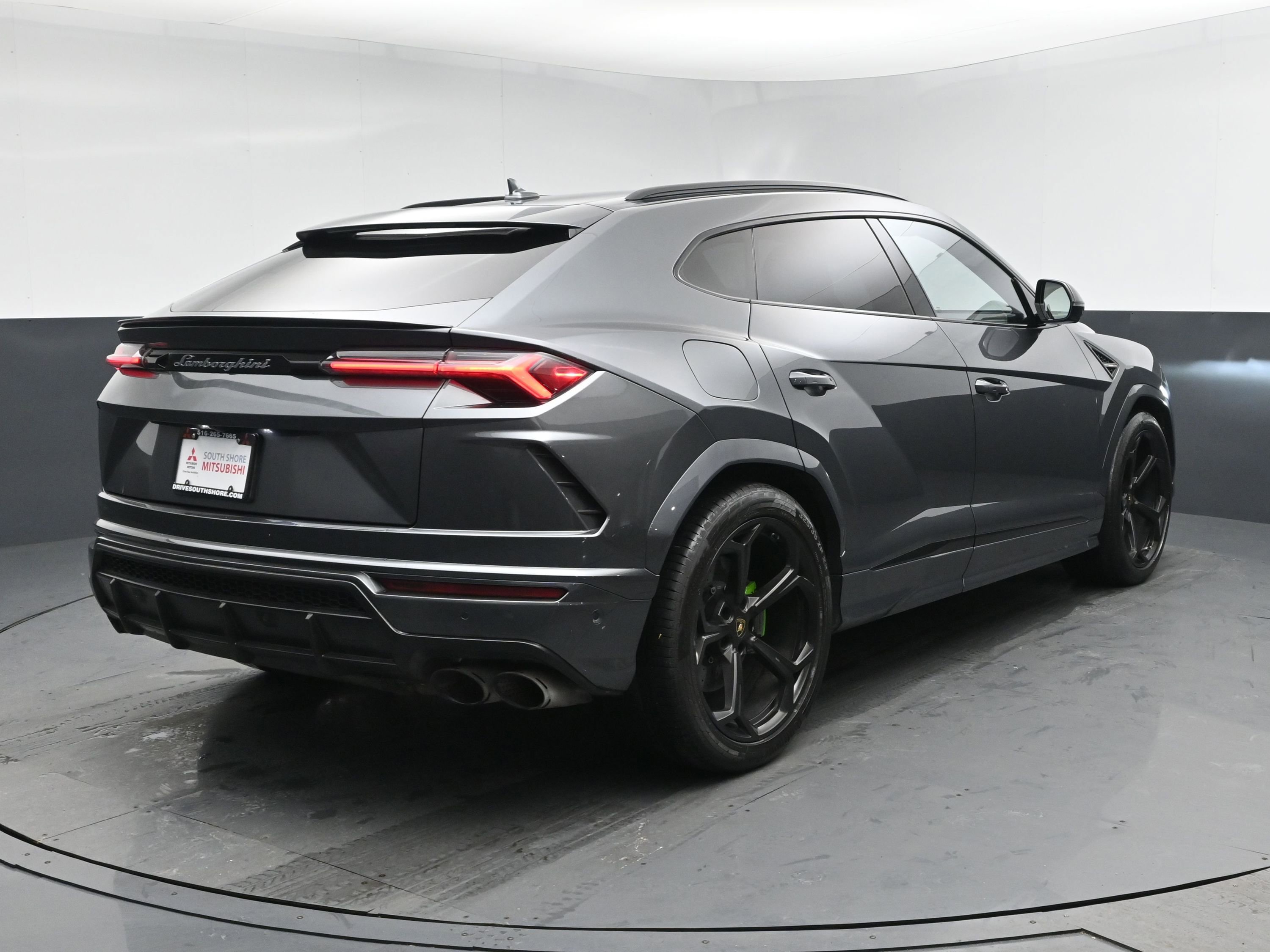 Used 2020 Lamborghini Urus image 25