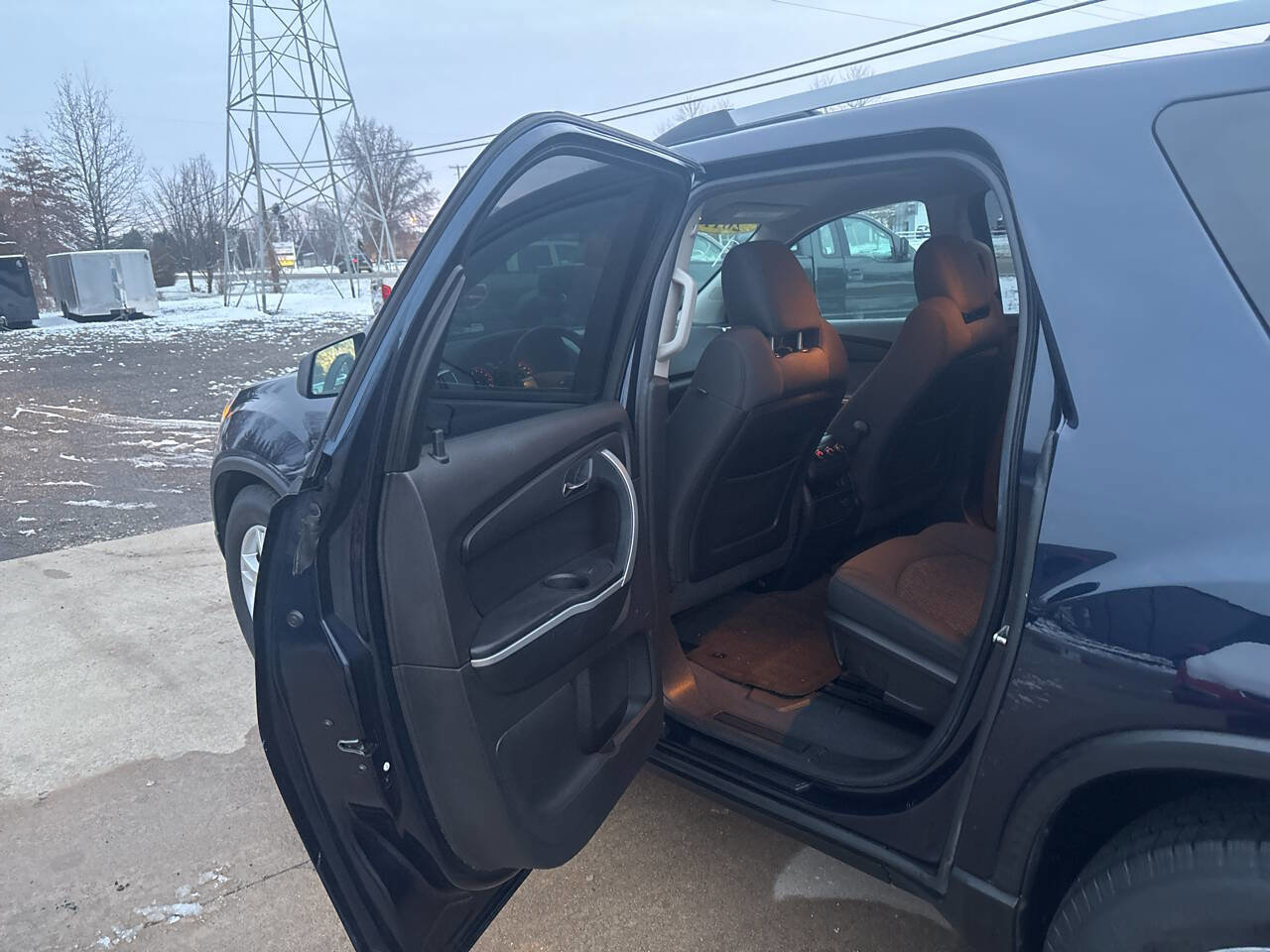 Used 2011 GMC Acadia SLE image 15