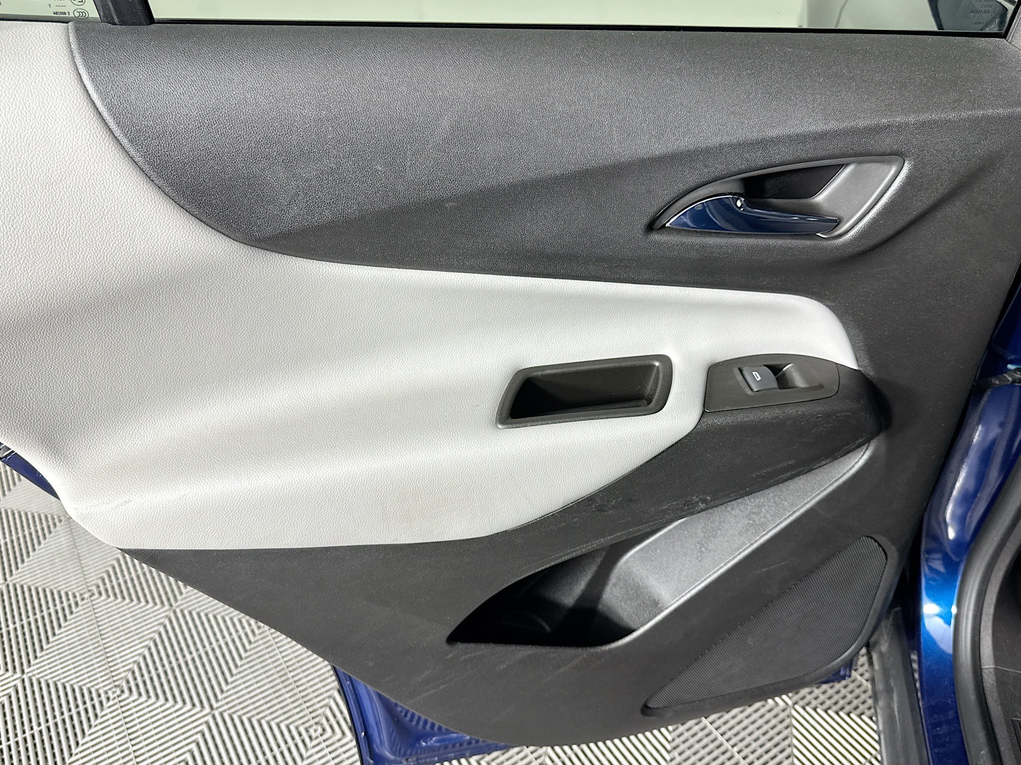 Used 2022 Chevrolet Equinox LT FWD image 43
