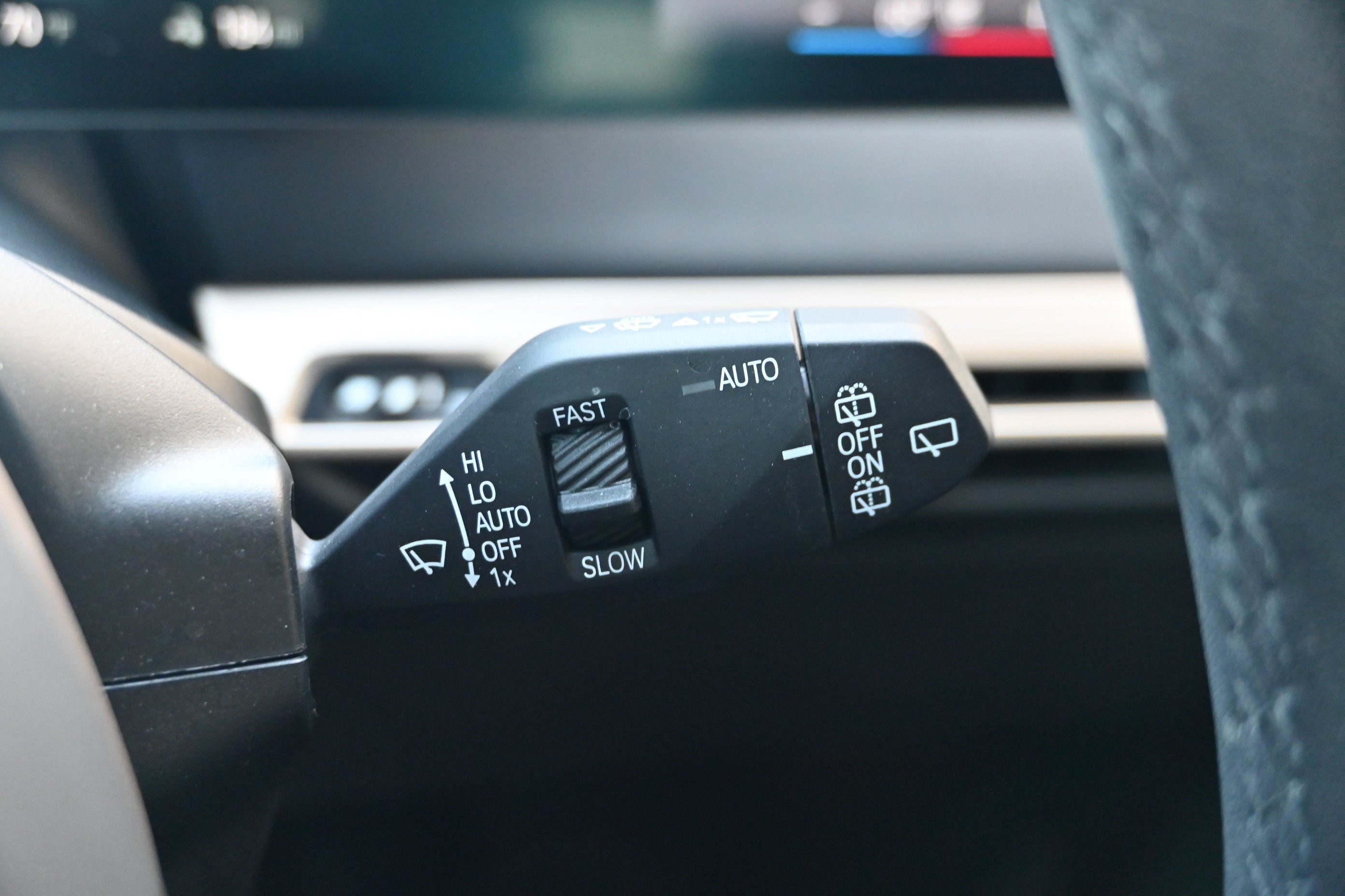 Used 2024 BMW iX xDrive50 w/ Premium Package AWD/4WD image 39