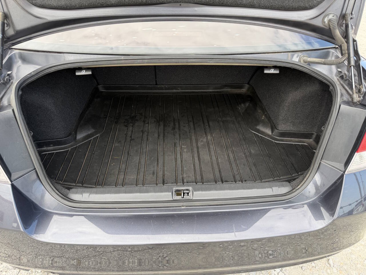 Used 2013 Subaru Legacy 2.5i Premium w/ All-Weather Pkg AWD/4WD image 16
