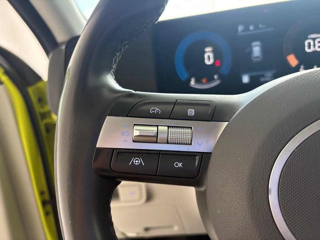 Used 2024 Hyundai Kona SEL AWD/4WD image 4