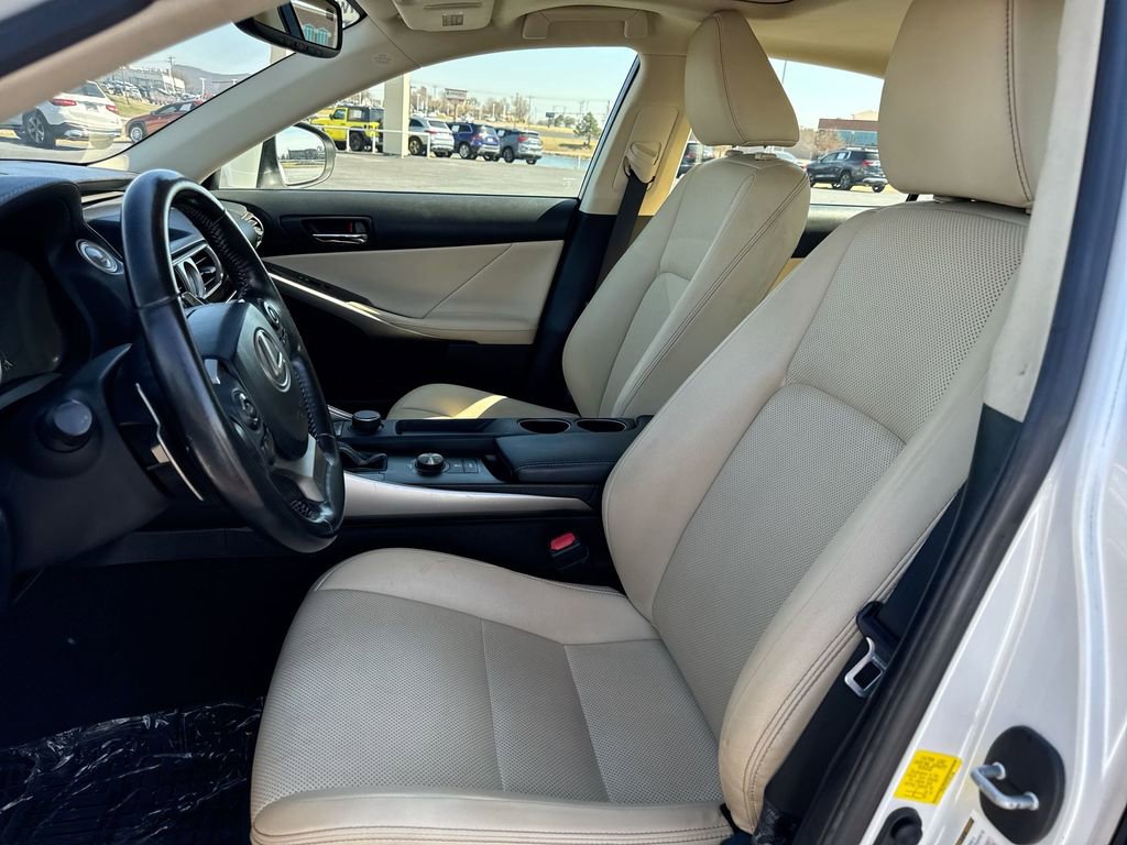 Used 2016 Lexus IS 200t image 11