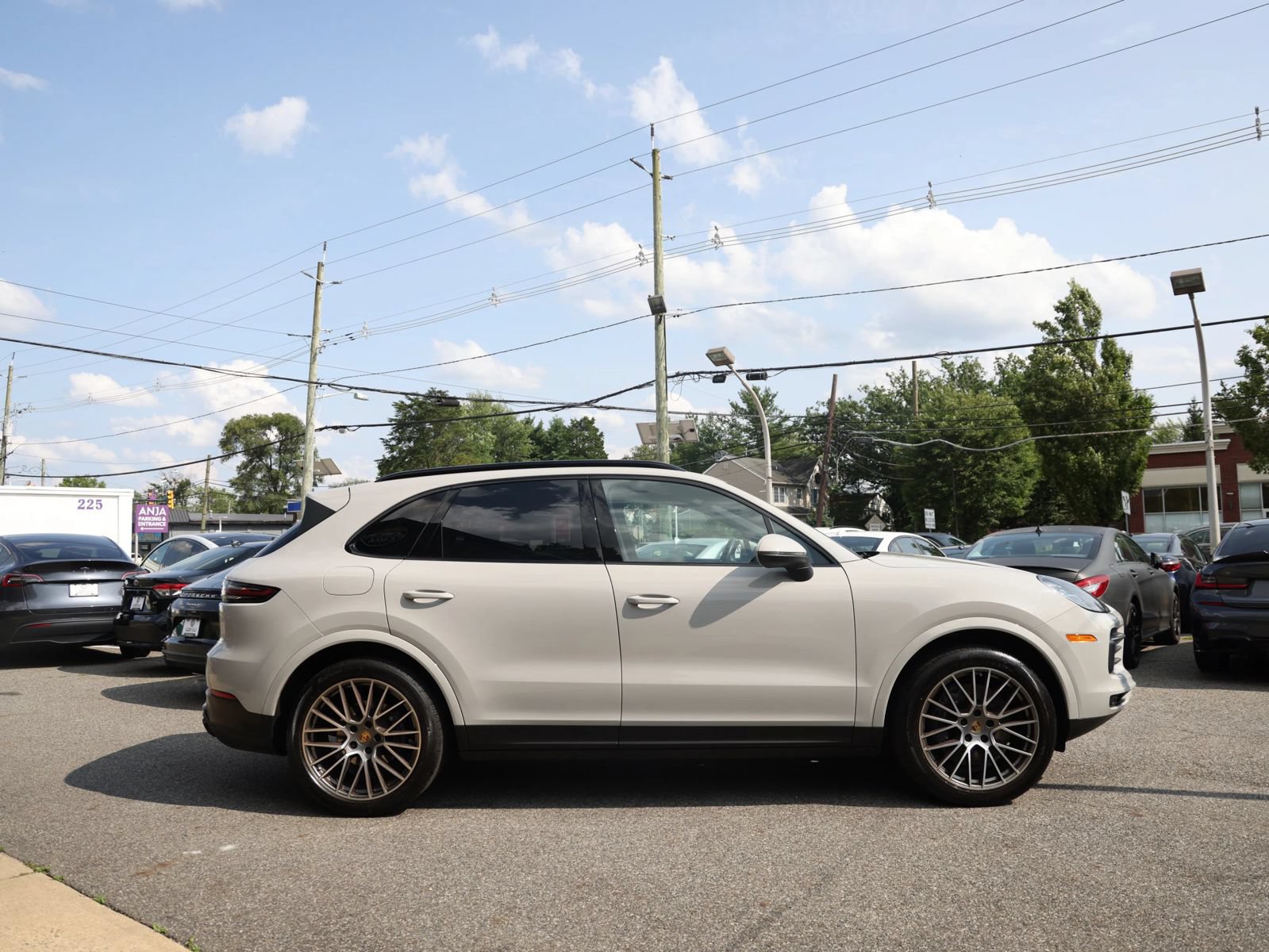 Used 2022 Porsche Cayenne Platinum Edition AWD/4WD image 5