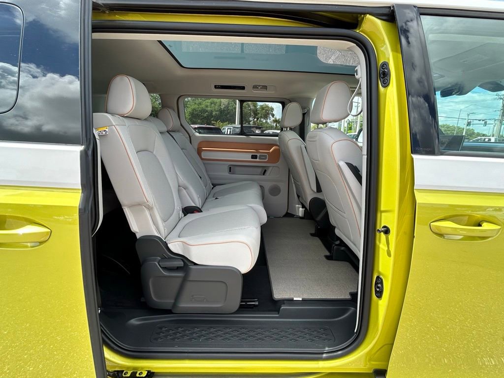 Used 2025 Volkswagen ID. Buzz 1st Edition image 49