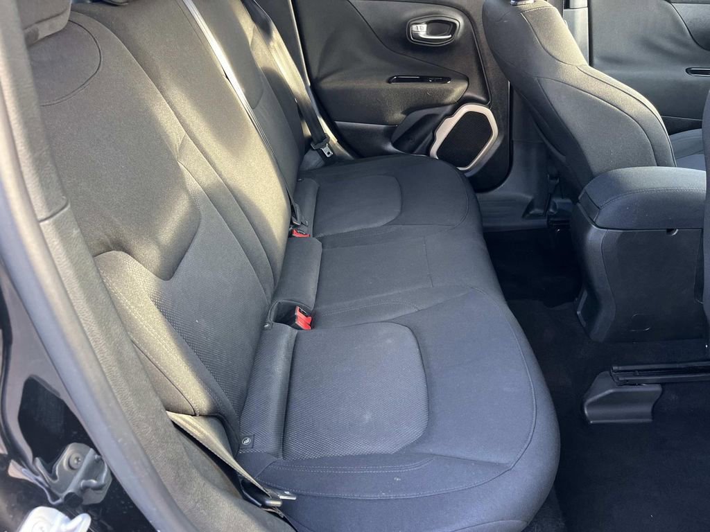 Used 2017 Jeep Renegade Latitude image 29
