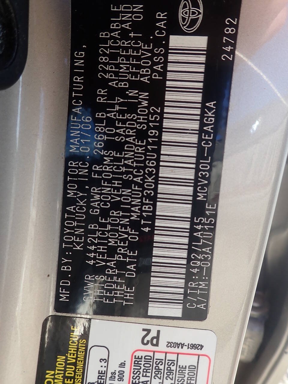 Used 2006 Toyota Camry XLE w/ VSC & Side Airbag Pkg FWD image 8