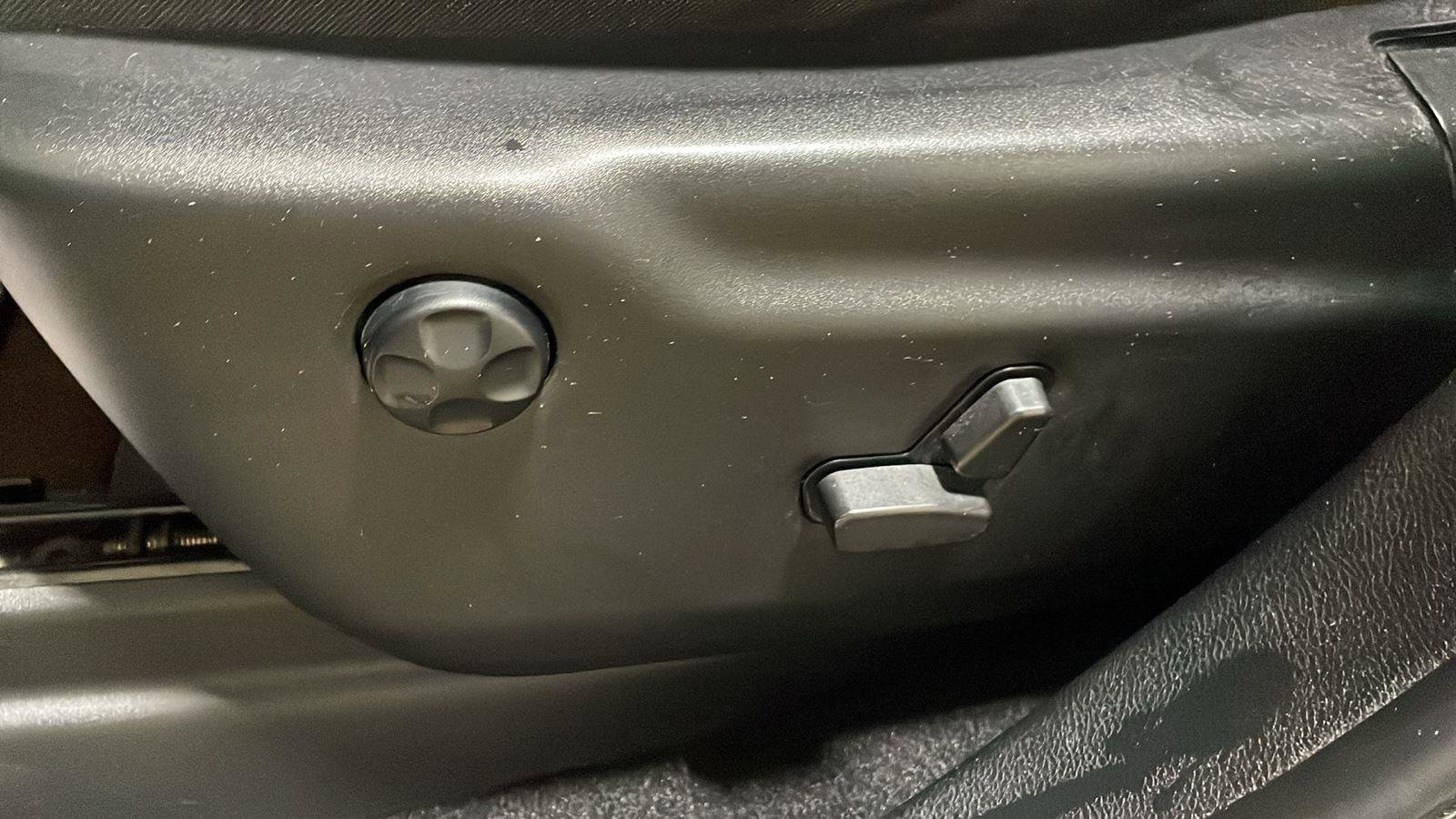 Used 2021 Jeep Grand Cherokee Laredo w/ Security & Convenience Group image 15