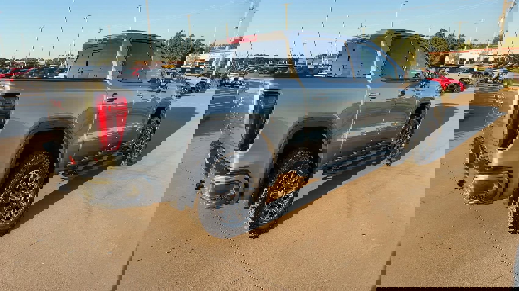 Used 2024 GMC Sierra 1500 AT4 w/ Technology Package image 9