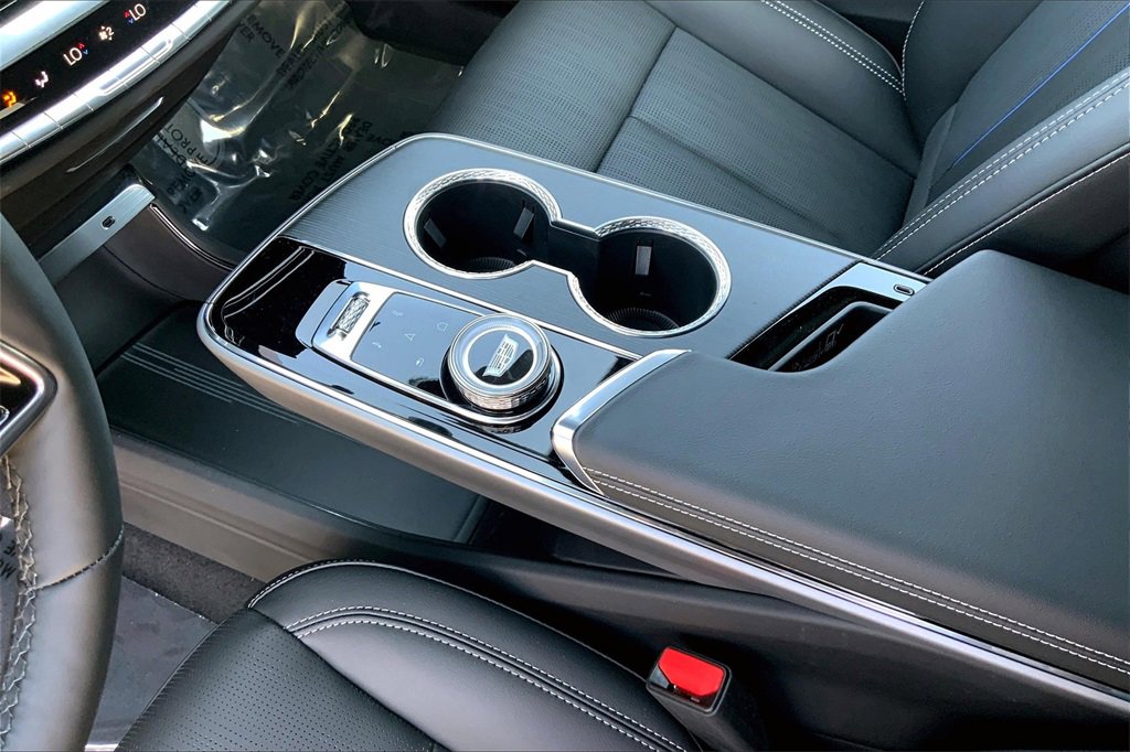New 2025 Cadillac Lyriq Luxury image 10
