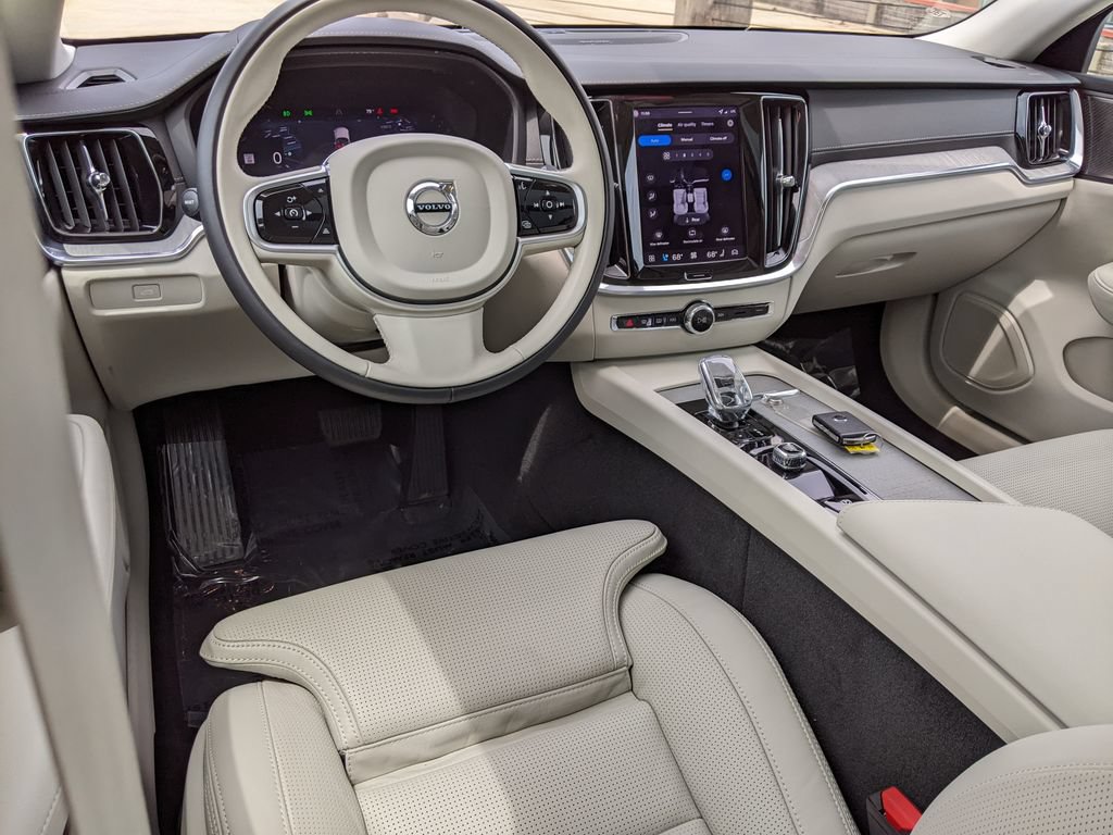 Certified 2026 Volvo V60 B5 Cross Country Ultra w/ Protection Package Premier AWD/4WD image 12
