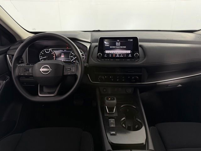 Used 2025 Nissan Rogue S FWD image 24