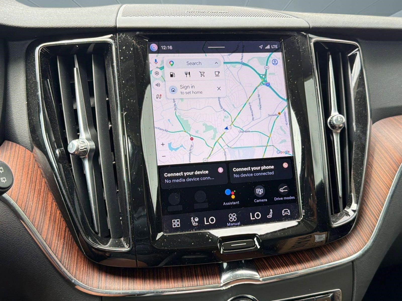 Certified 2023 Volvo XC60 B5 Plus w/ Climate Package image 23