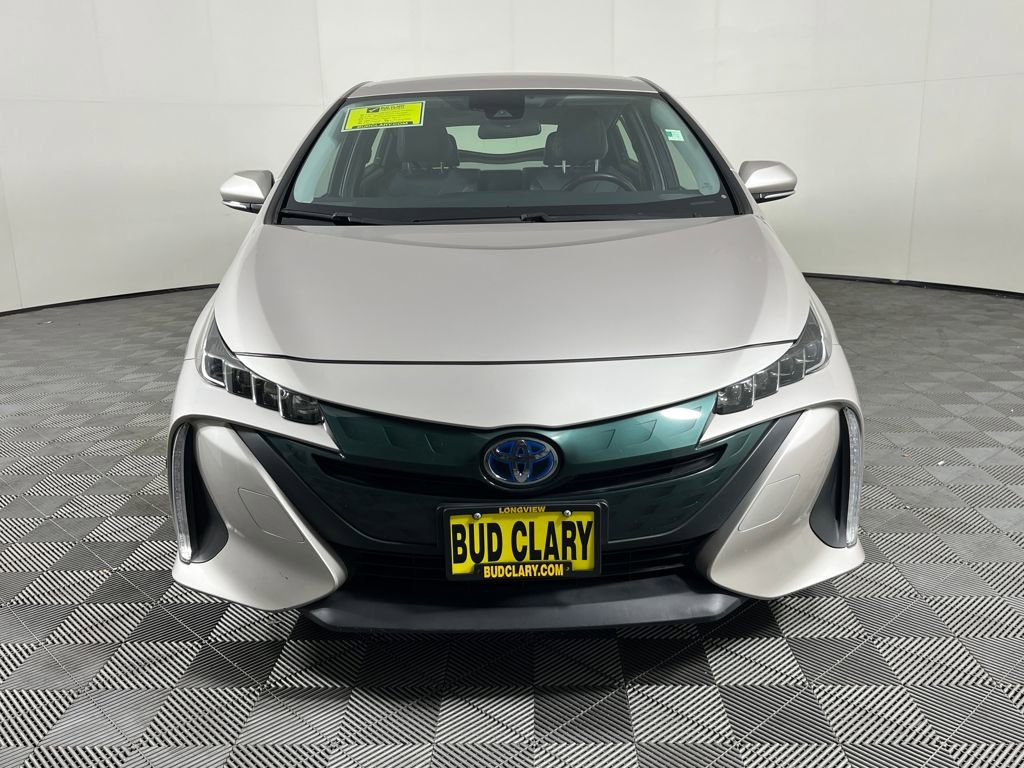 Used 2017 Toyota Prius Prime Premium image 2