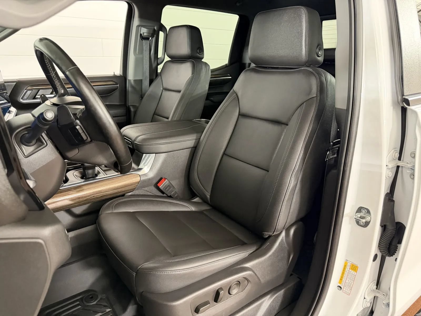 Used 2023 Chevrolet Silverado 1500 LT Trail Boss w/ LT Trail Boss Premium Package AWD/4WD image 14