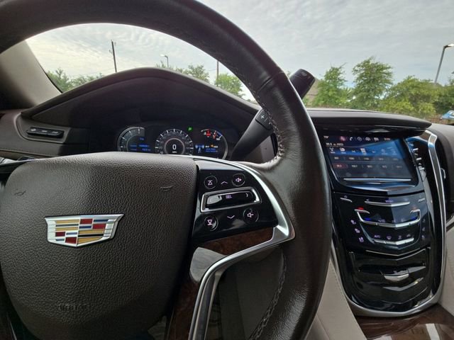 Used 2016 Cadillac Escalade Luxury AWD/4WD image 12