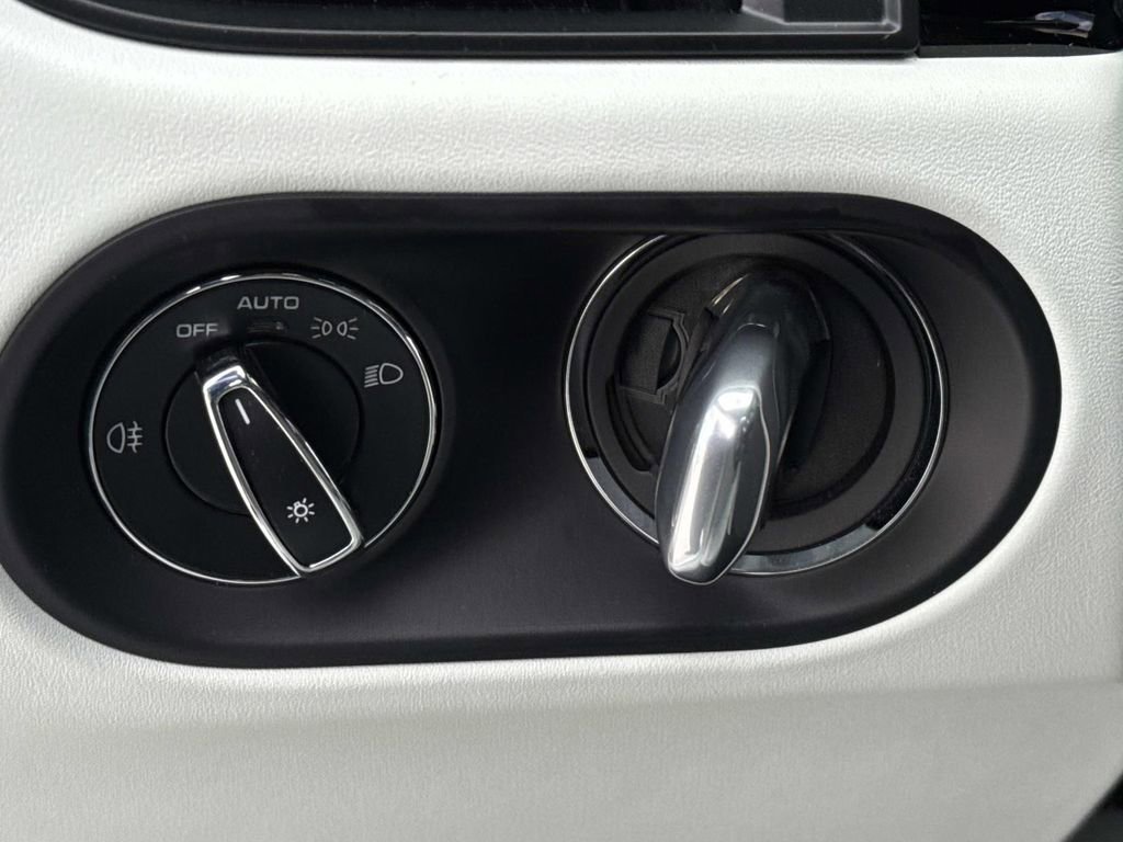 Certified 2025 Porsche Macan image 23