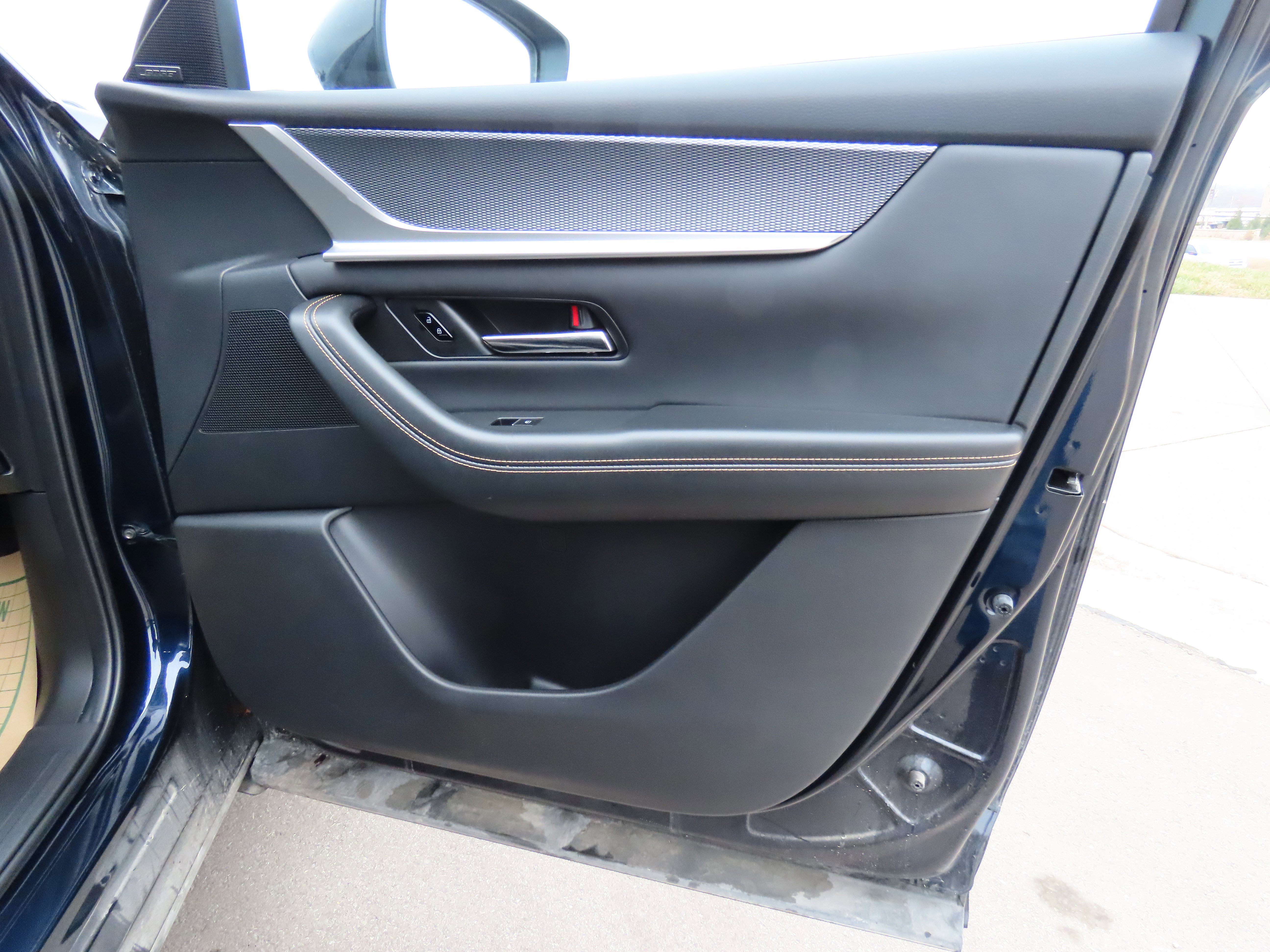 Certified 2025 MAZDA CX-90 Plug-In Hybrid w/Premium Sport image 10