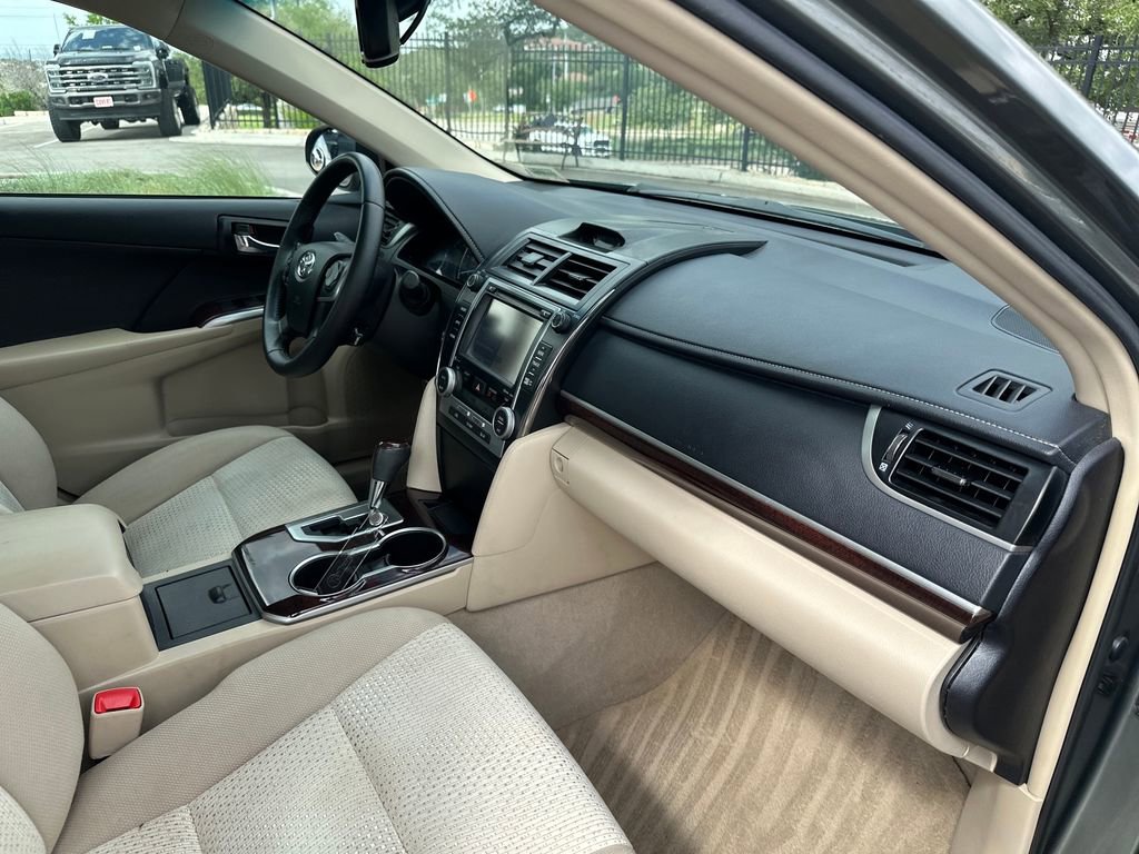 Used 2014 Toyota Camry XLE w/ Convenience Package FWD image 15