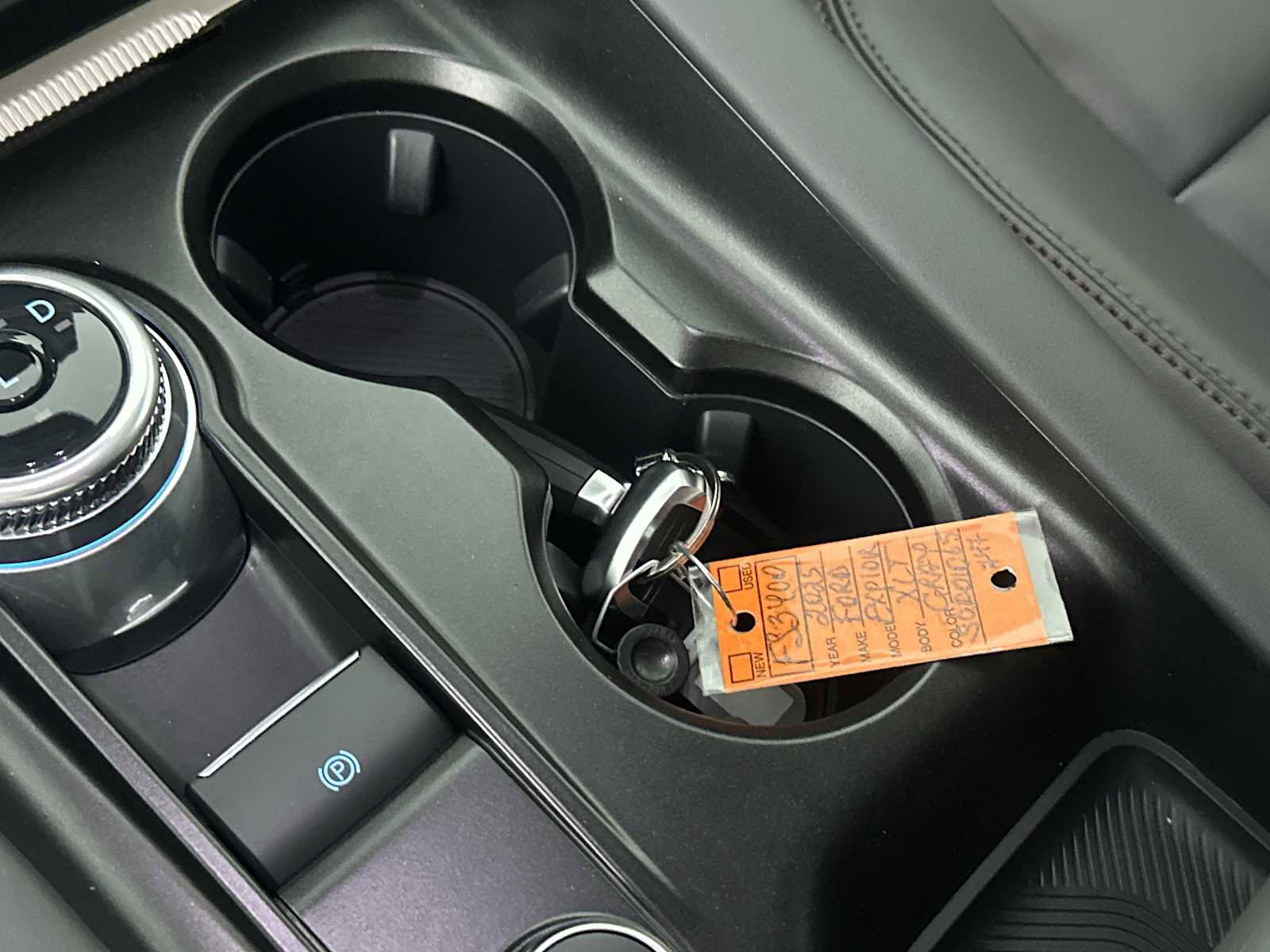 Used 2025 Ford Explorer Active w/ Active Comfort Package RWD image 37