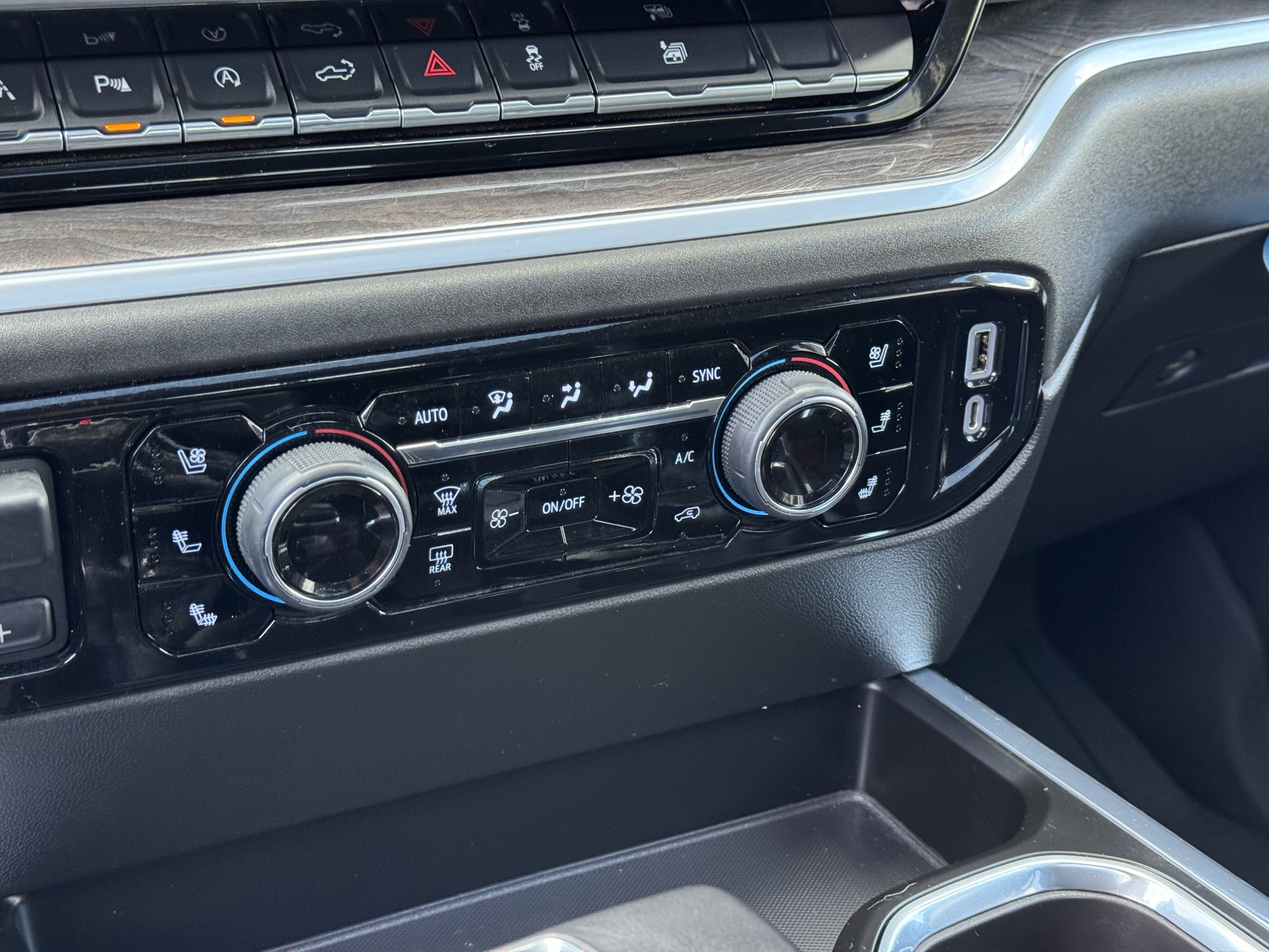 Used 2022 Chevrolet Silverado 1500 LTZ w/ LTZ Premium Package image 29