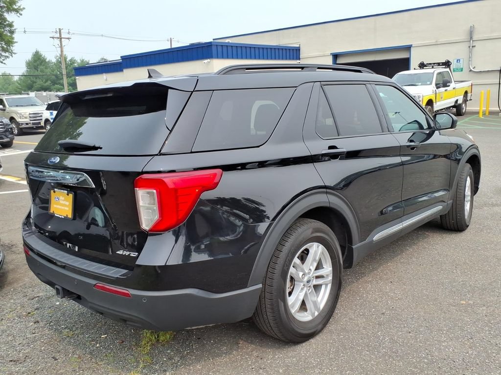 Certified 2024 Ford Explorer XLT w/ Class IV Trailer Tow Package AWD/4WD image 6