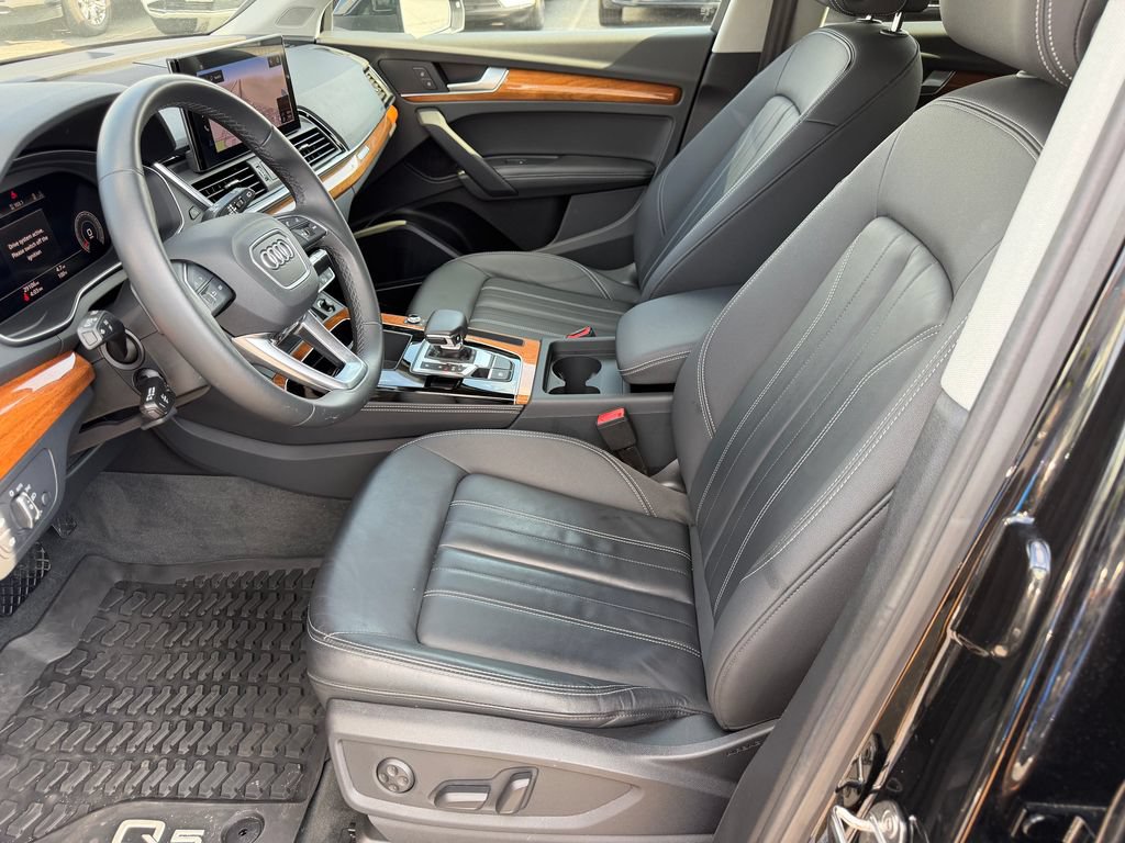 Certified 2023 Audi Q5 2.0T Premium Plus w/ Premium Plus Package AWD/4WD image 3